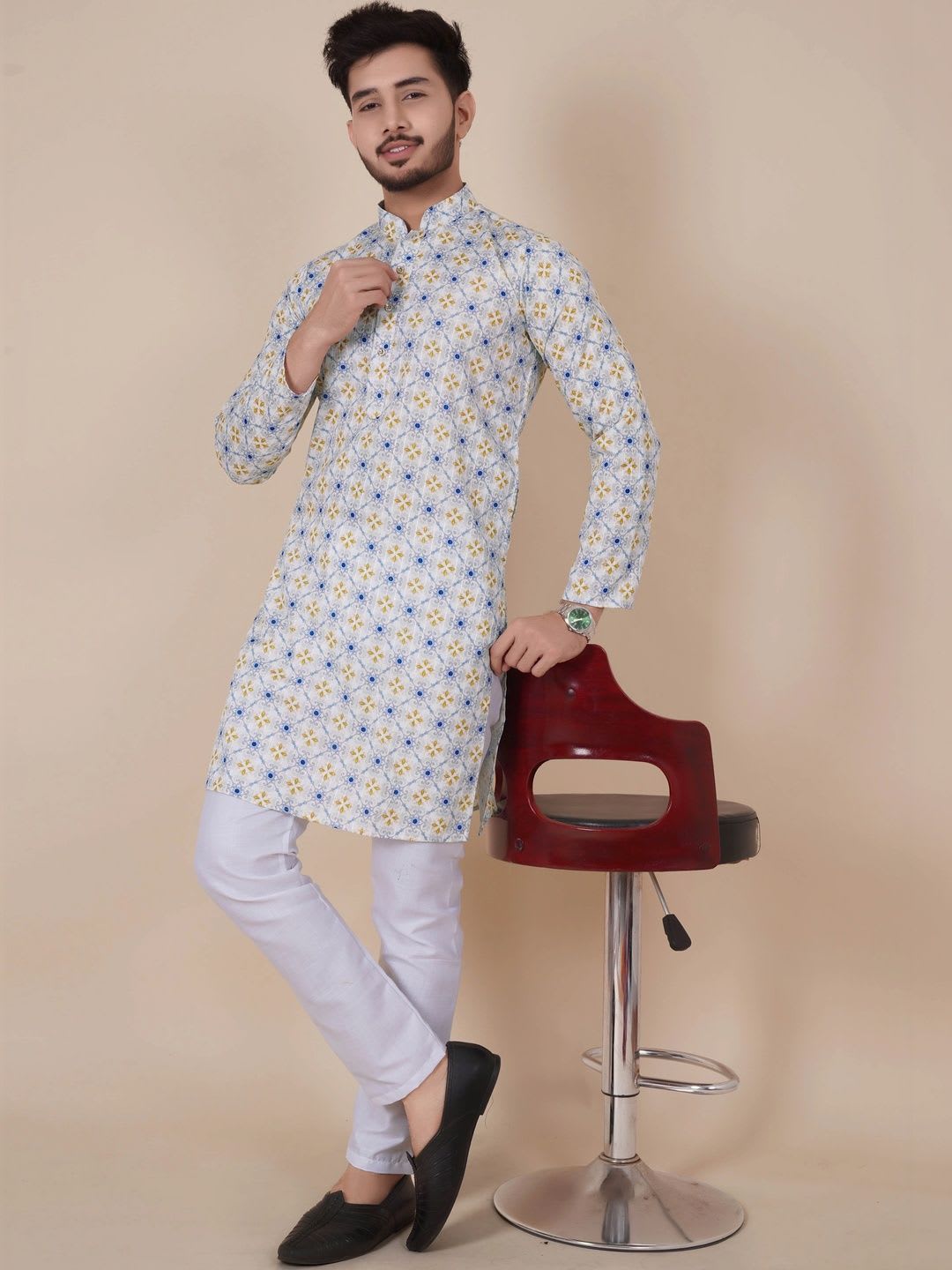 ALMORA LIFESTYLE Men Geometric Printed Handloom Kurta - right view