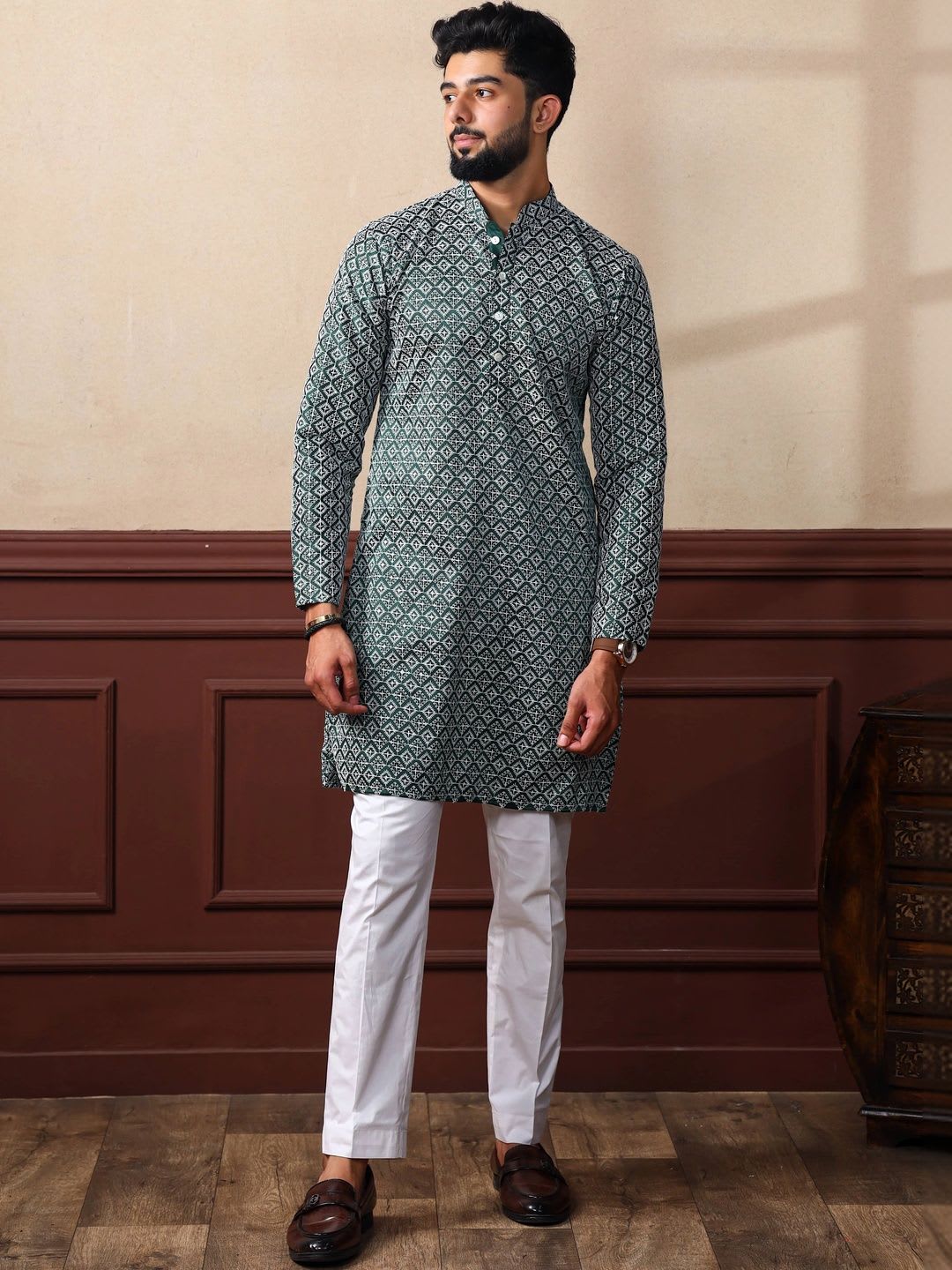 ALMORA LIFESTYLE Men Geometric Printed Handloom Kurta - back view