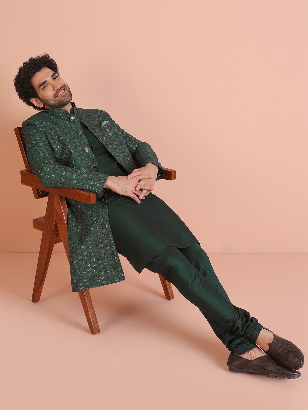 KISAH Men Green Woven-Design Indowestern Sherwani Set - default view