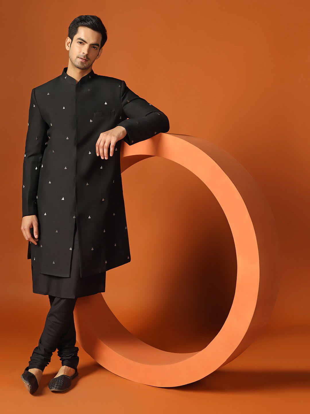 KISAH Men Black Embellished Mandarin Collar Indowestern Sherwani Set - default view