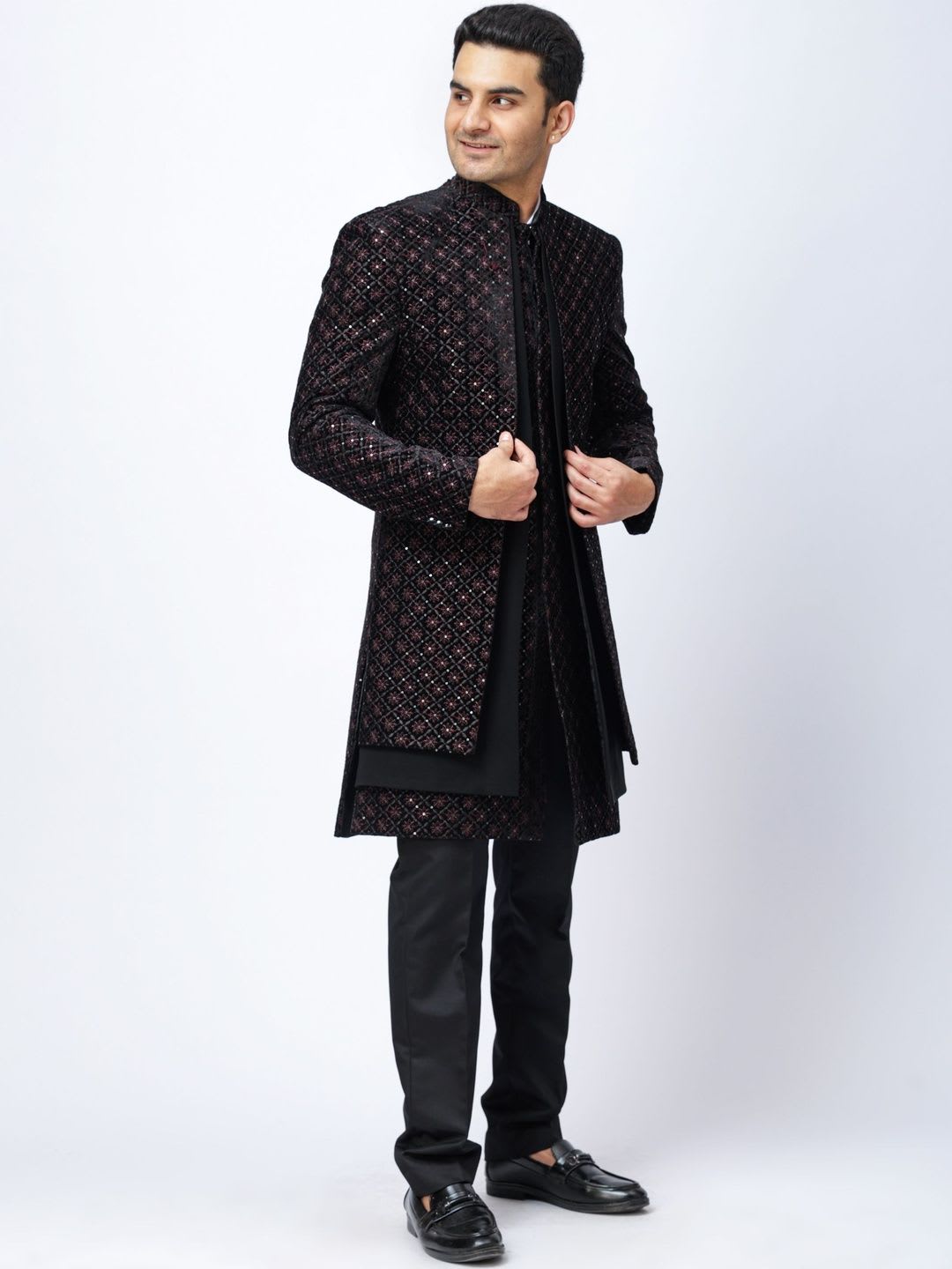 Aesthelia Men Embroidered Knee Length Mandarin Collar Regular 3-Piece Sherwani Set - back view