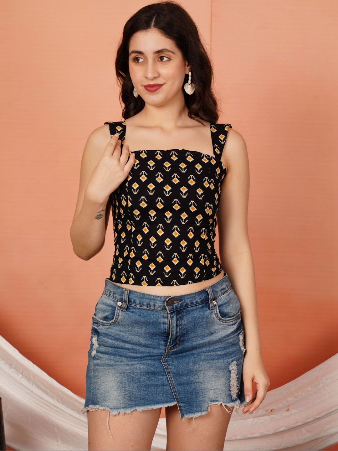 Brownverse Geometric Print Linen Blend Crop Top - default view