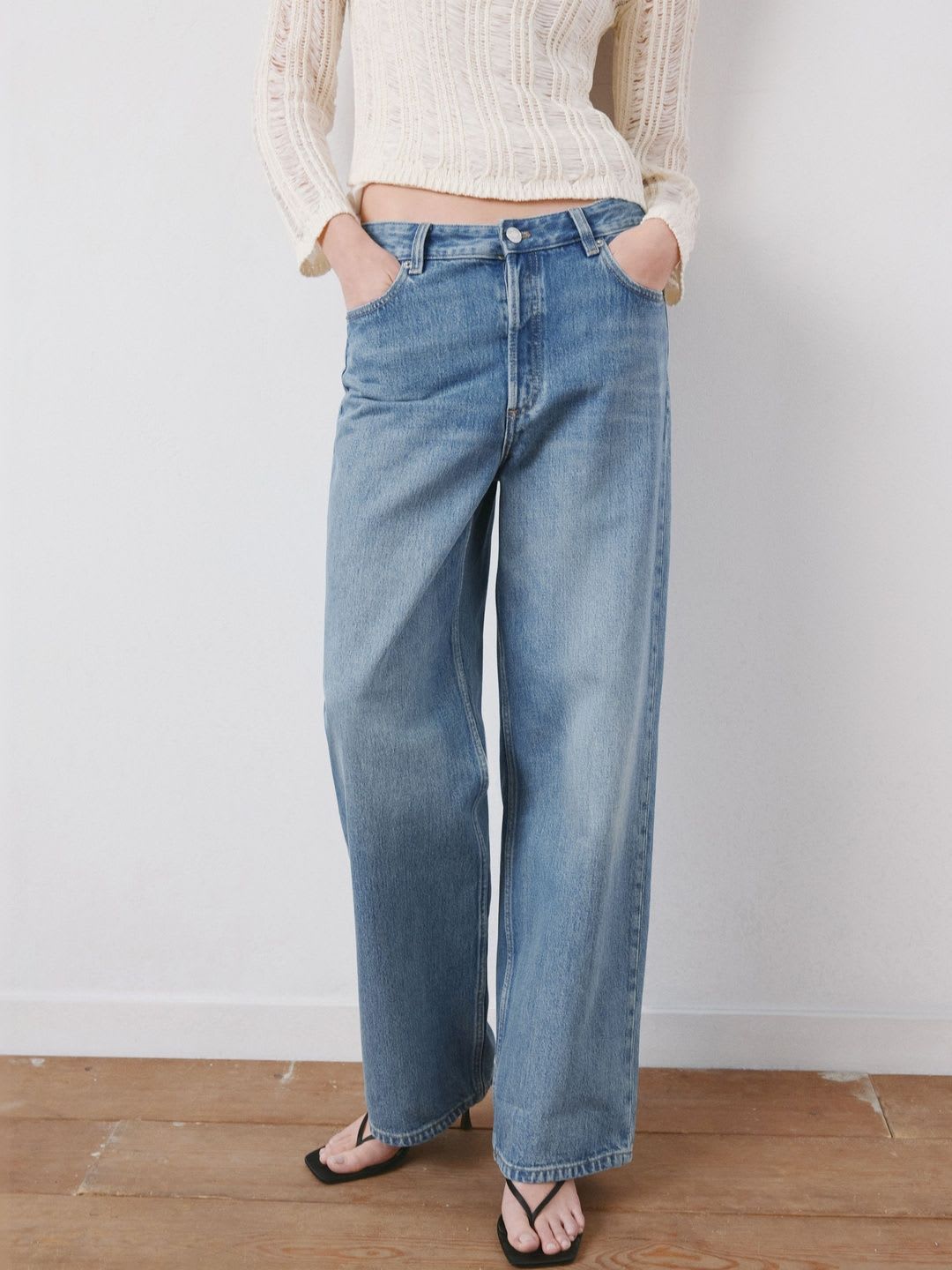 MANGO Women Relaxed Fit Mid-Rise Light Fade Jeans - default view