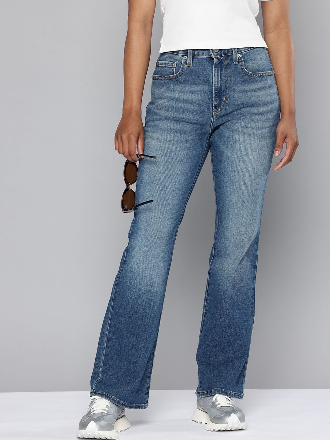 Levis Women 725 Bootcut High-Rise Light Fade Stretchable Jeans - default view