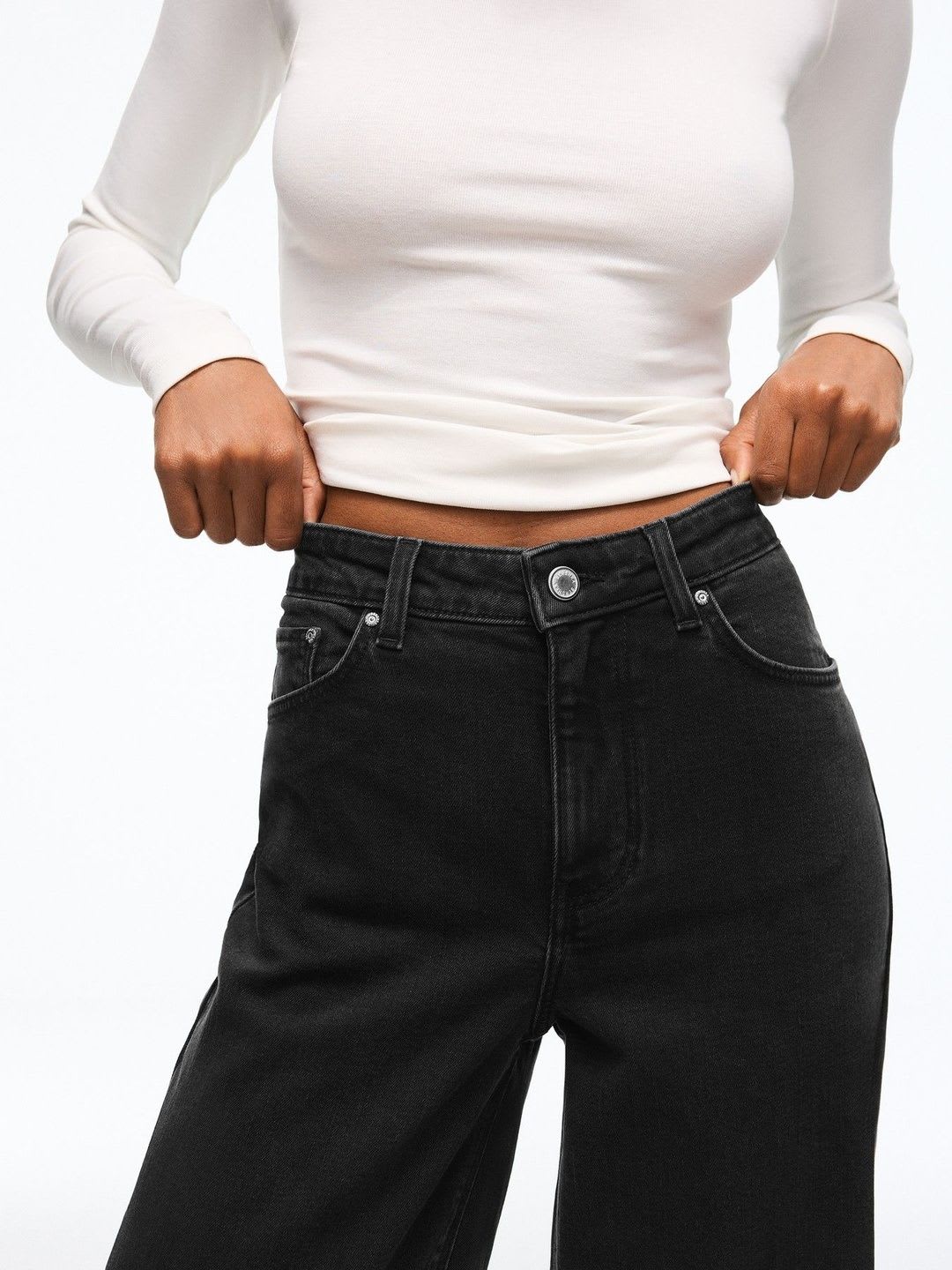 Bershka High-Waist Wide-Leg Jeans - back view