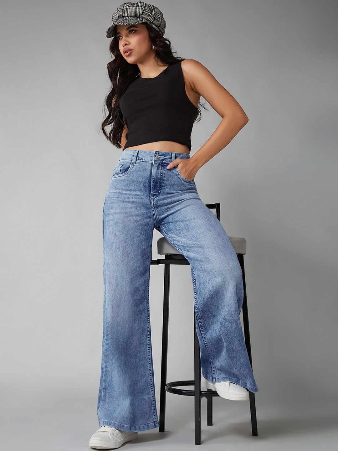 DOLCE CRUDO Women's Wide-Leg High-Rise Clean-Look Regular-Length Stretchable Denim Jeans - left view