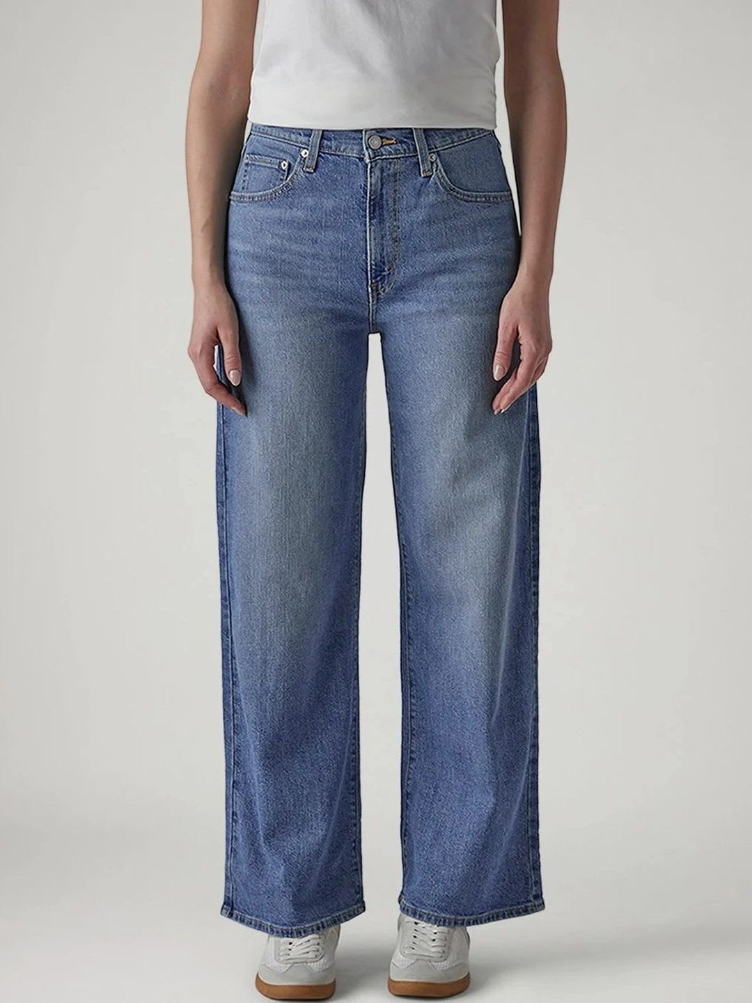 Levis Women Classic Wide Leg High-Rise Light Fade Stretchable Jeans - default view