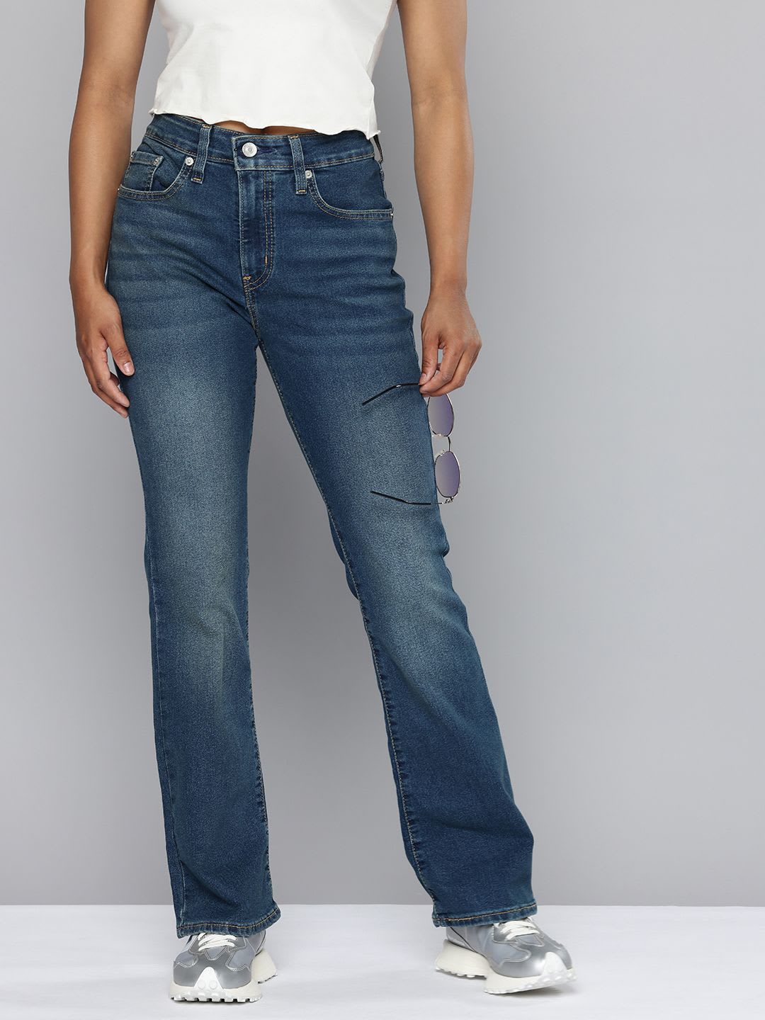 Levis Women 725 Flared Fit High-Rise Jeans - default view