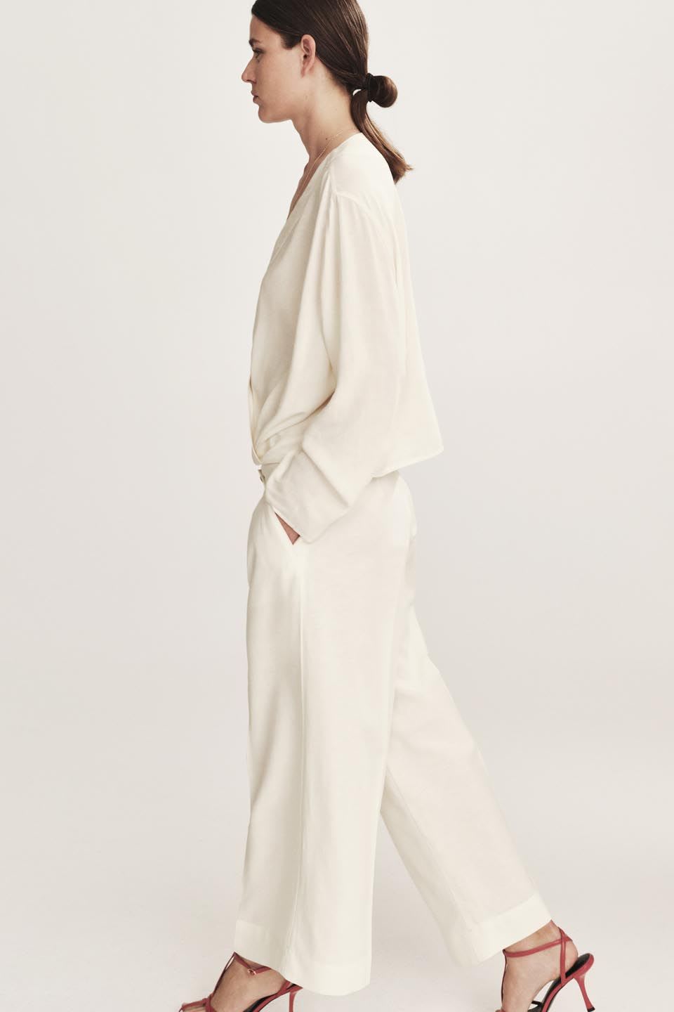 H&M Ankle-length Linen-Blend Trousers - back view