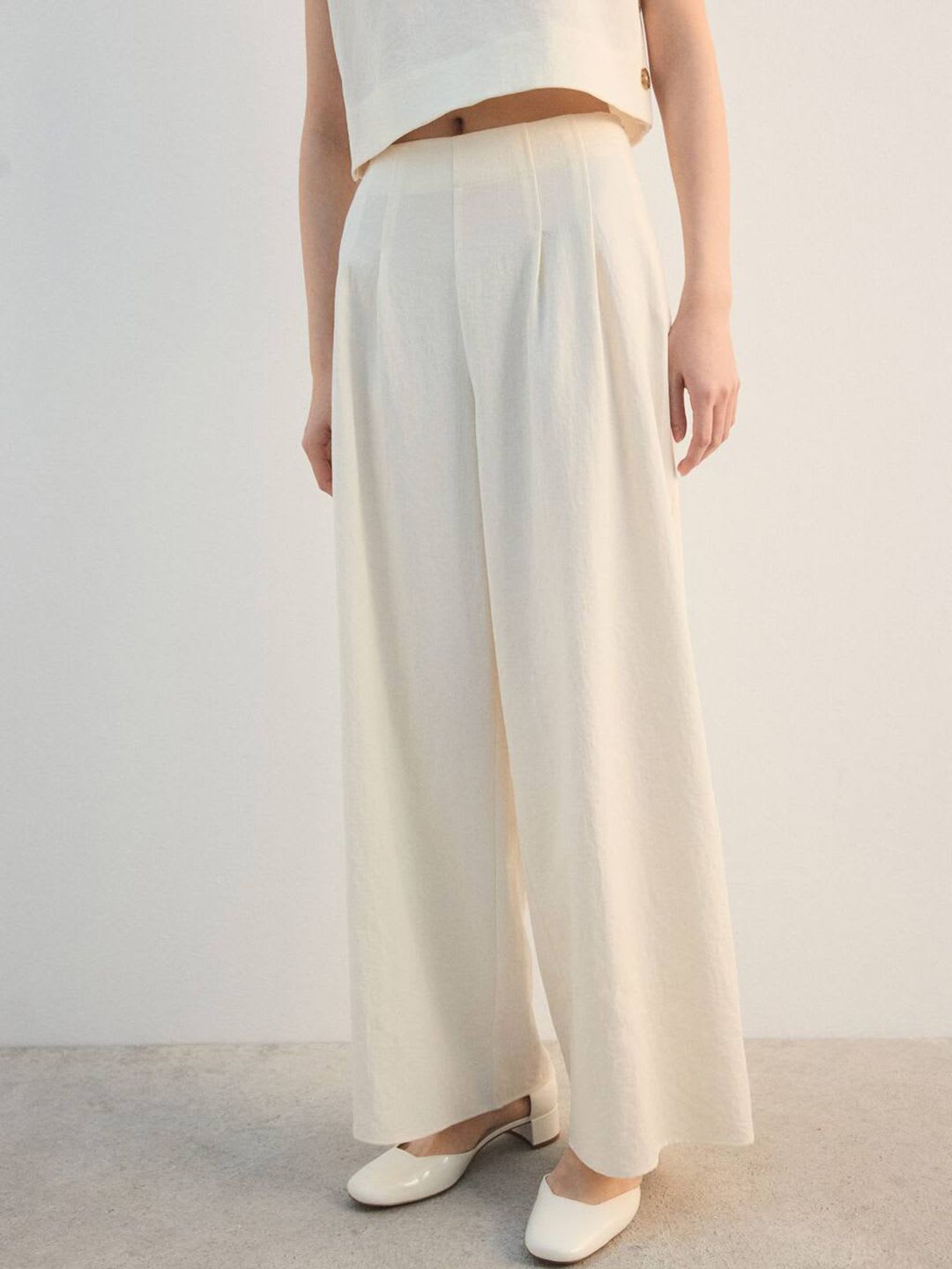 MANGO Women Straight Fit Pleated Trousers - default view