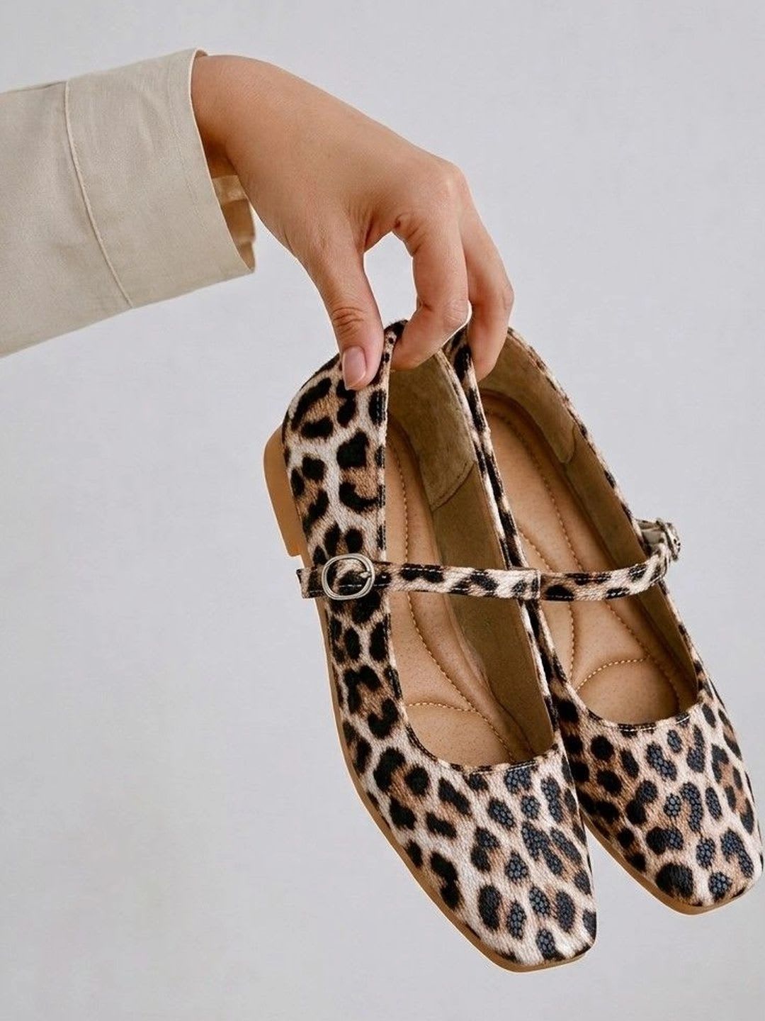 AVIVASTYLE Buckles Mary Janes Flats - right view