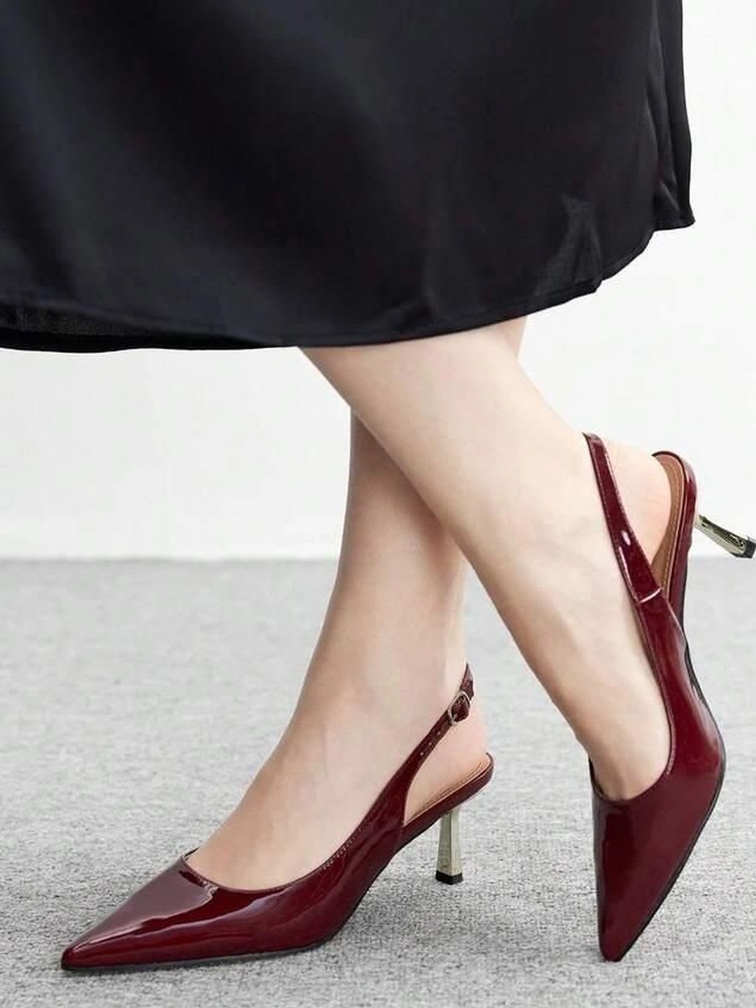 ALLEYSTRAP Slim Heeled Pumps - left view