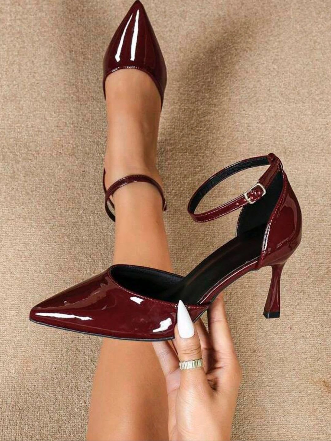 ALLEYSTRAP Slim Heeled Pumps - back view