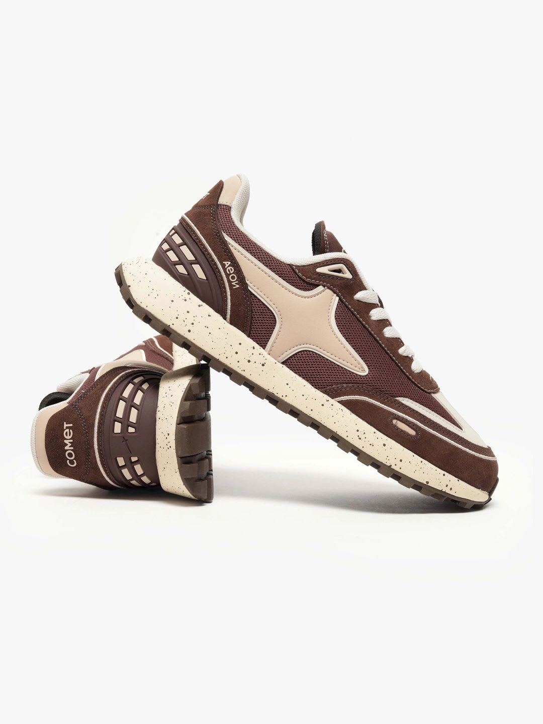 Comet Unisex Aeon V2 Mustang Sneakers - left view