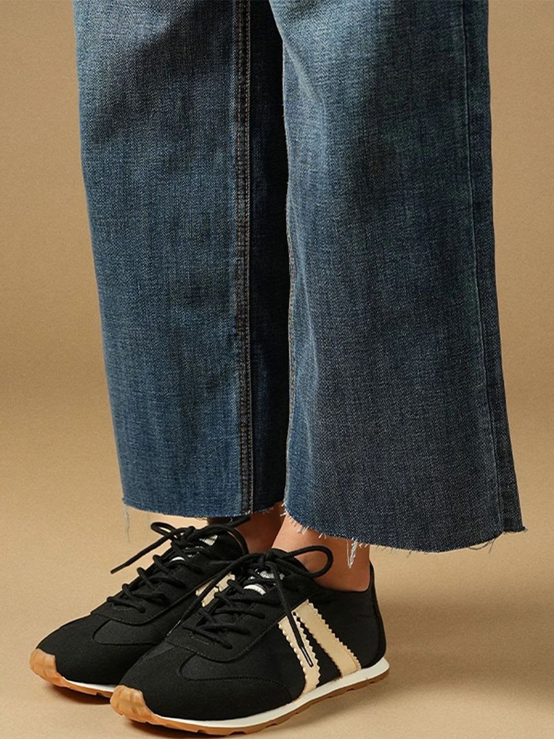 Theater Women Fuji Black Canvas Lace Up Casual Shoes - right view