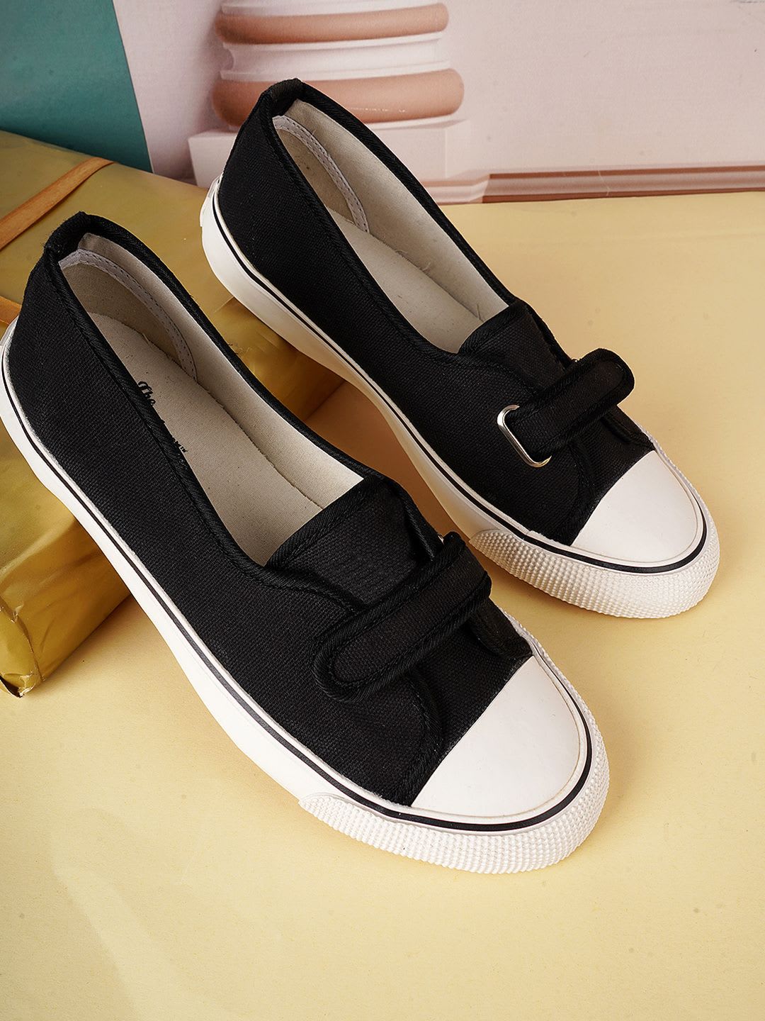 Roadster Women Black Casual Shoes - default view