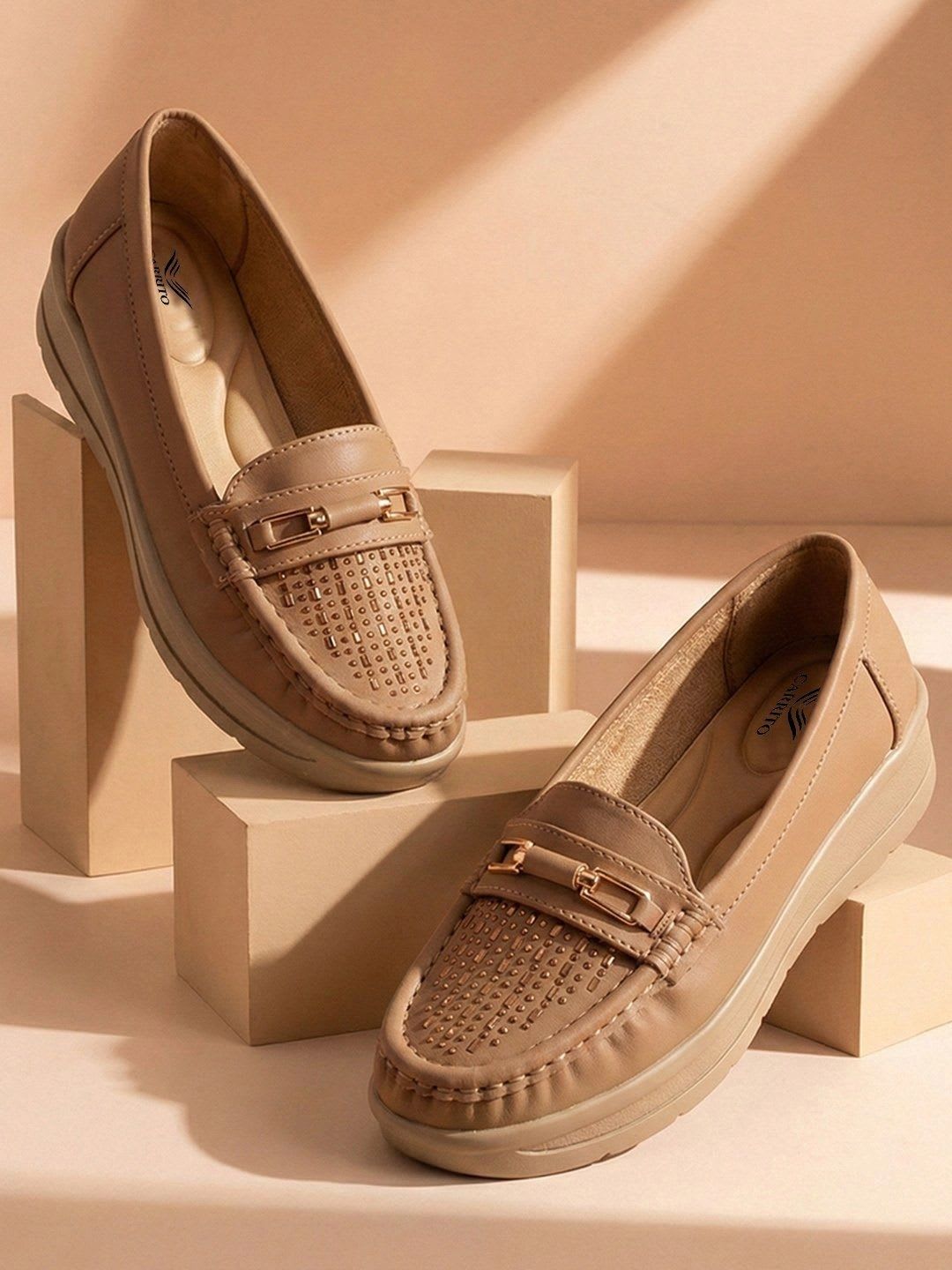 carrito Women Perforations Loafers - default view
