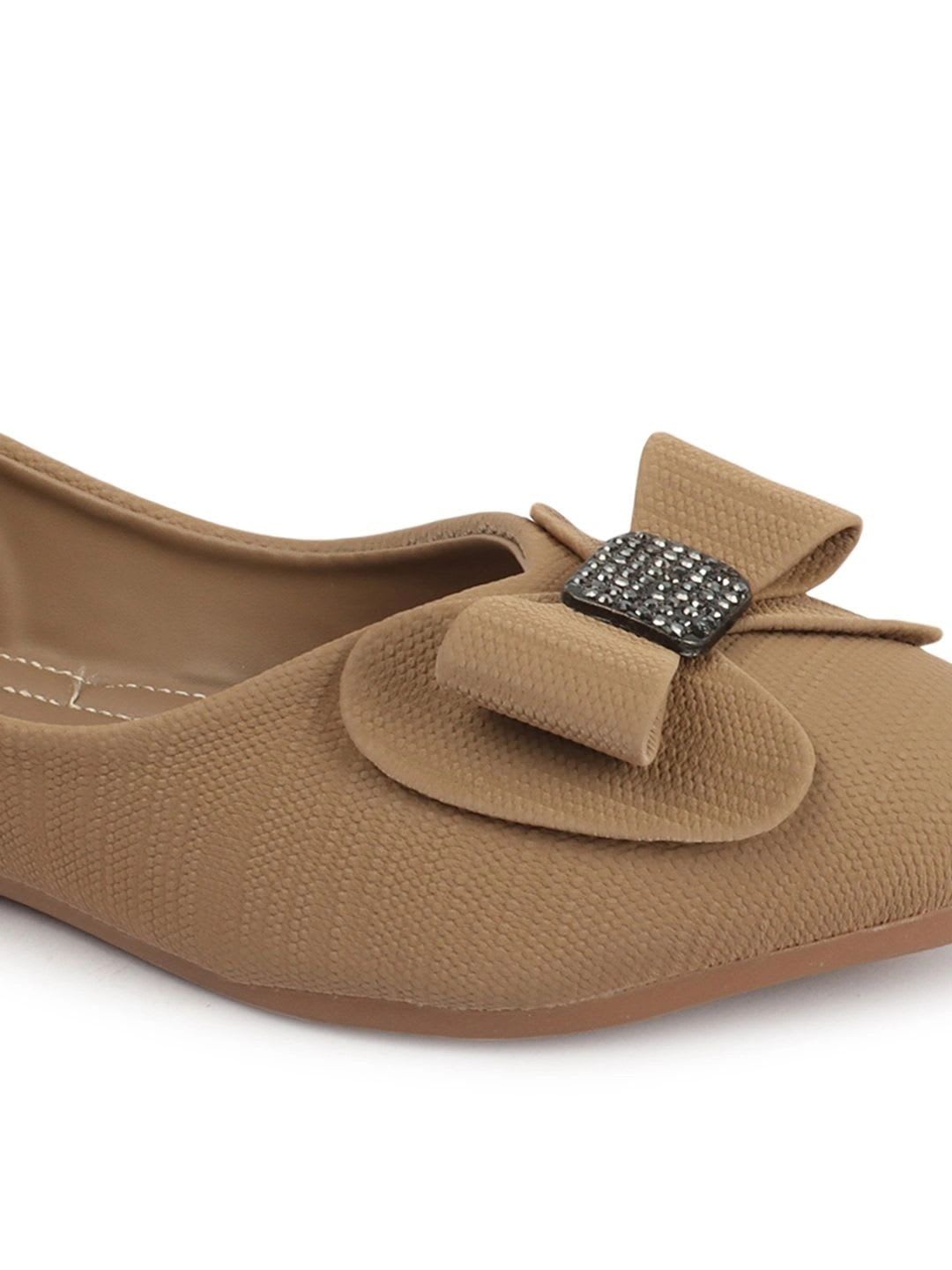 carrito Women Textured Loafers - left view