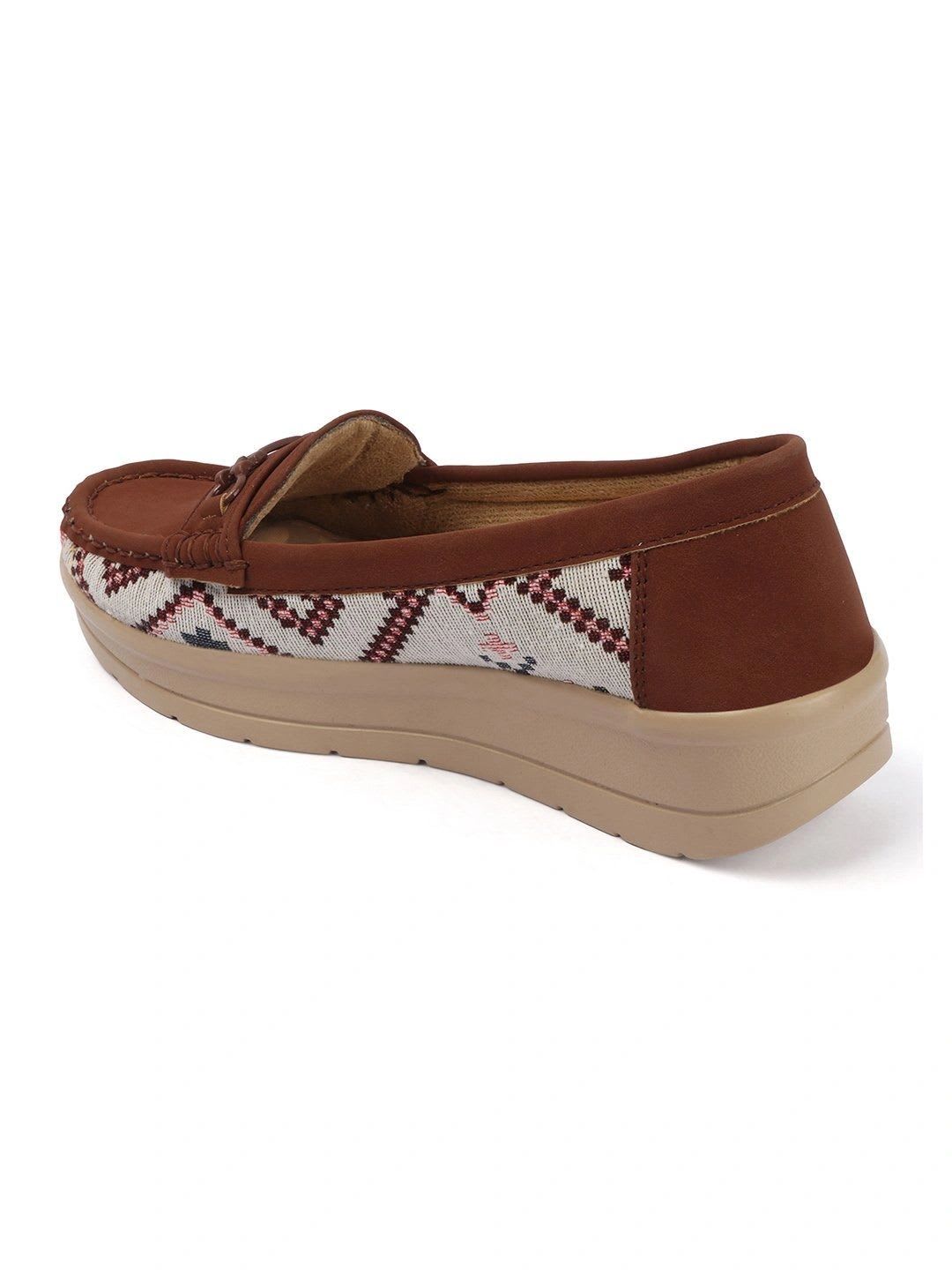 carrito Women Printed Loafers - back view