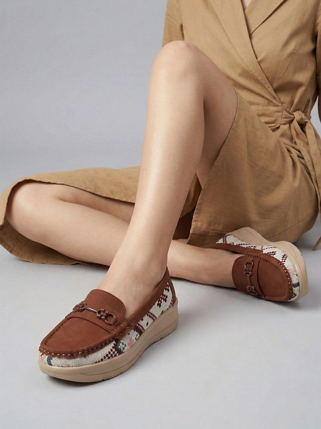 carrito Women Printed Loafers - right view