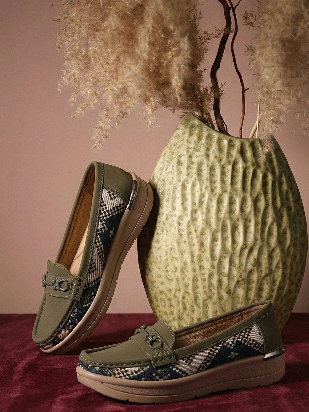 carrito Women Printed Loafers - default view