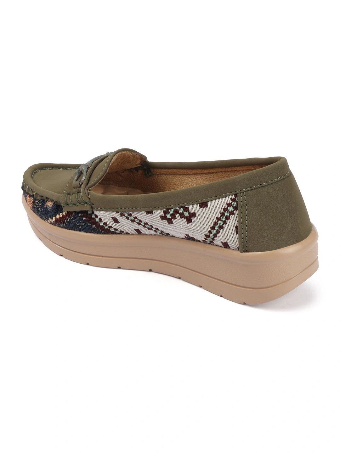 carrito Women Printed Loafers - back view