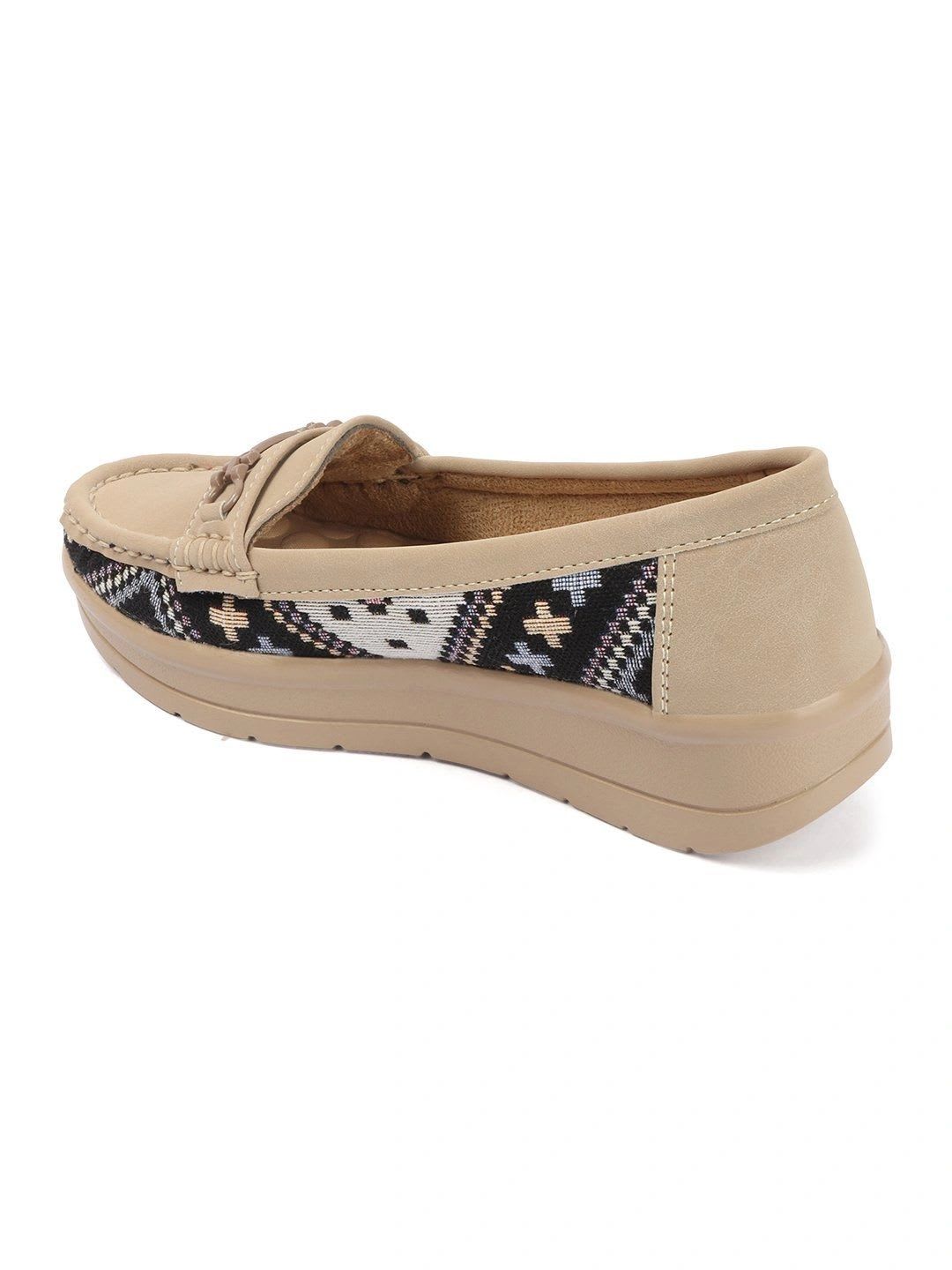 carrito Women Printed Loafers - back view