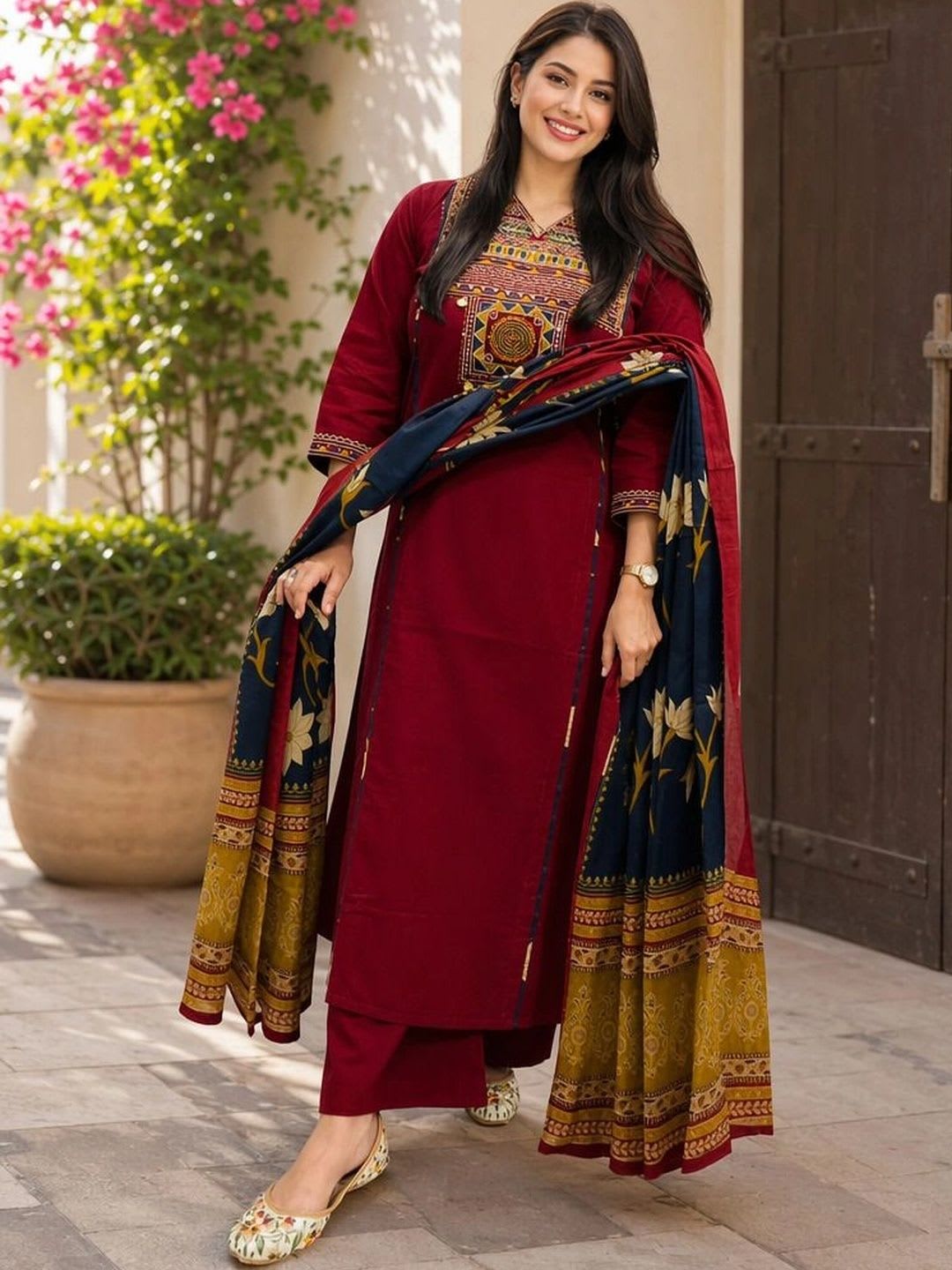 Vastra Rang Women Ethnic Regular Thread Work Pure Cotton Kurta with Palazzos & With - default view