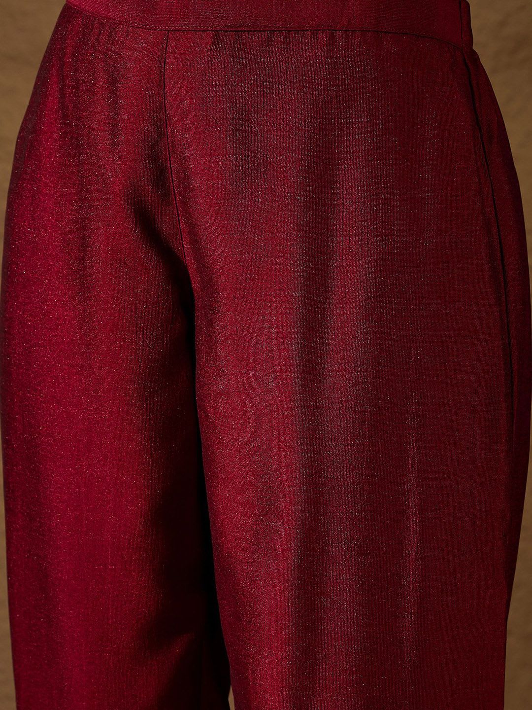 House of Pataudi Women Embroidered Straight Kurta With Trousers & Dupatta - back view