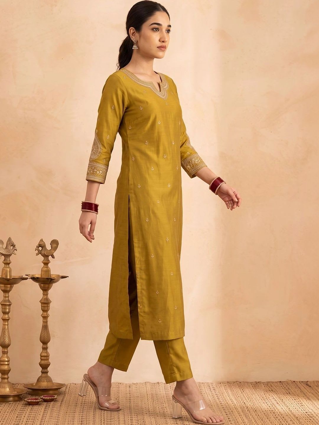 Varanga Women Ethnic Motifs Embroidered Regular Thread Work Kurta with Trousers & With Dupatta - back view