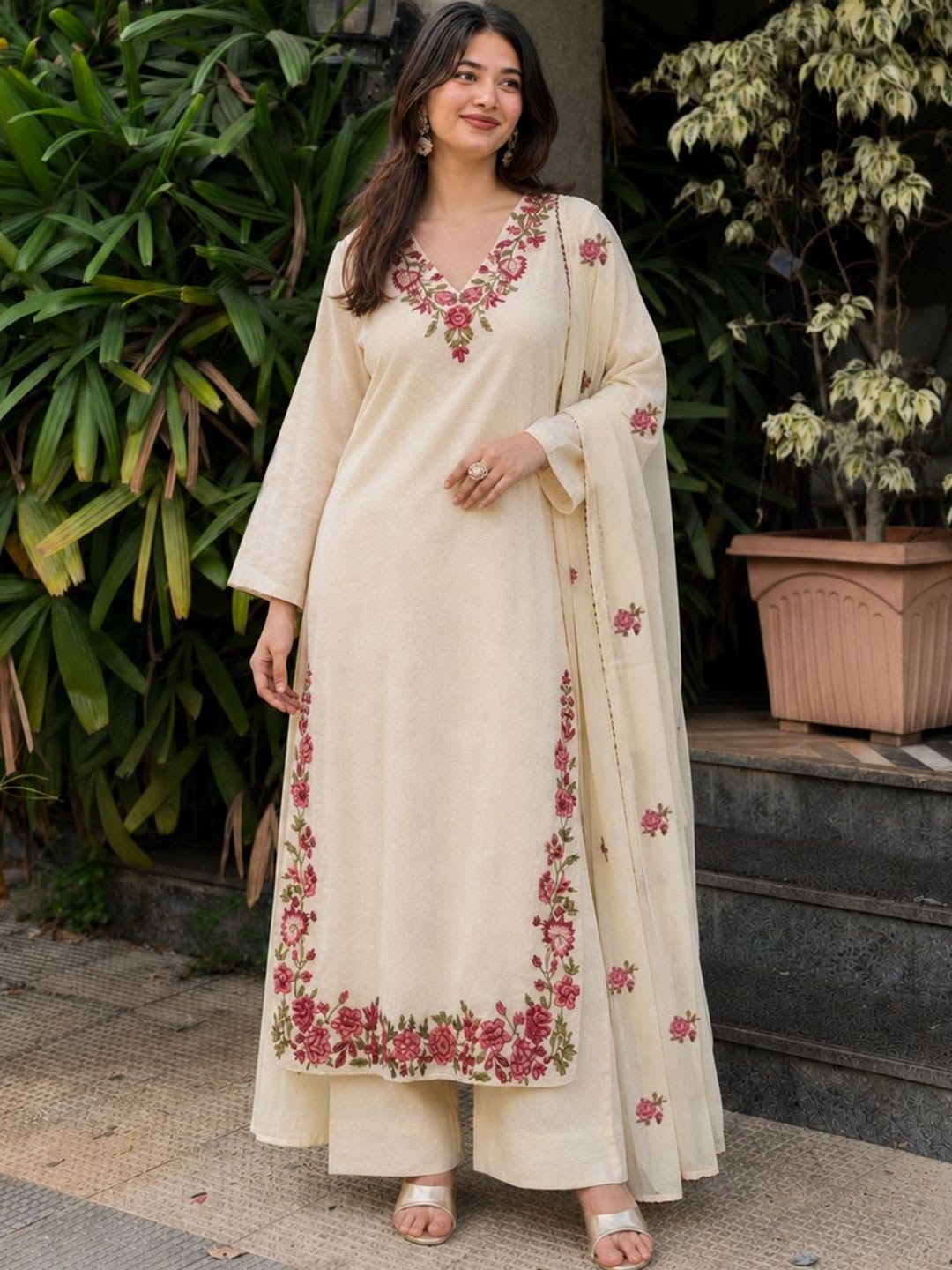 Aaghnya Women Floral Embroidered Regular Thread Work Kurta with Palazzos & With Dupatta - back view