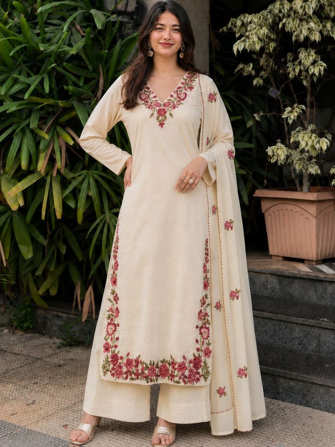 Aaghnya Women Floral Embroidered Regular Thread Work Kurta with Palazzos & With Dupatta - left view