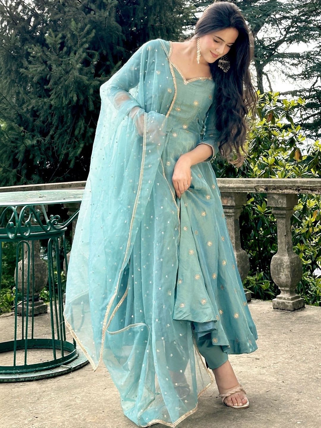 GLOSIA DESIGN Women Ethnic Motifs Printed Empire Gotta Patti Kurta with Trousers & With Dupatta - default view