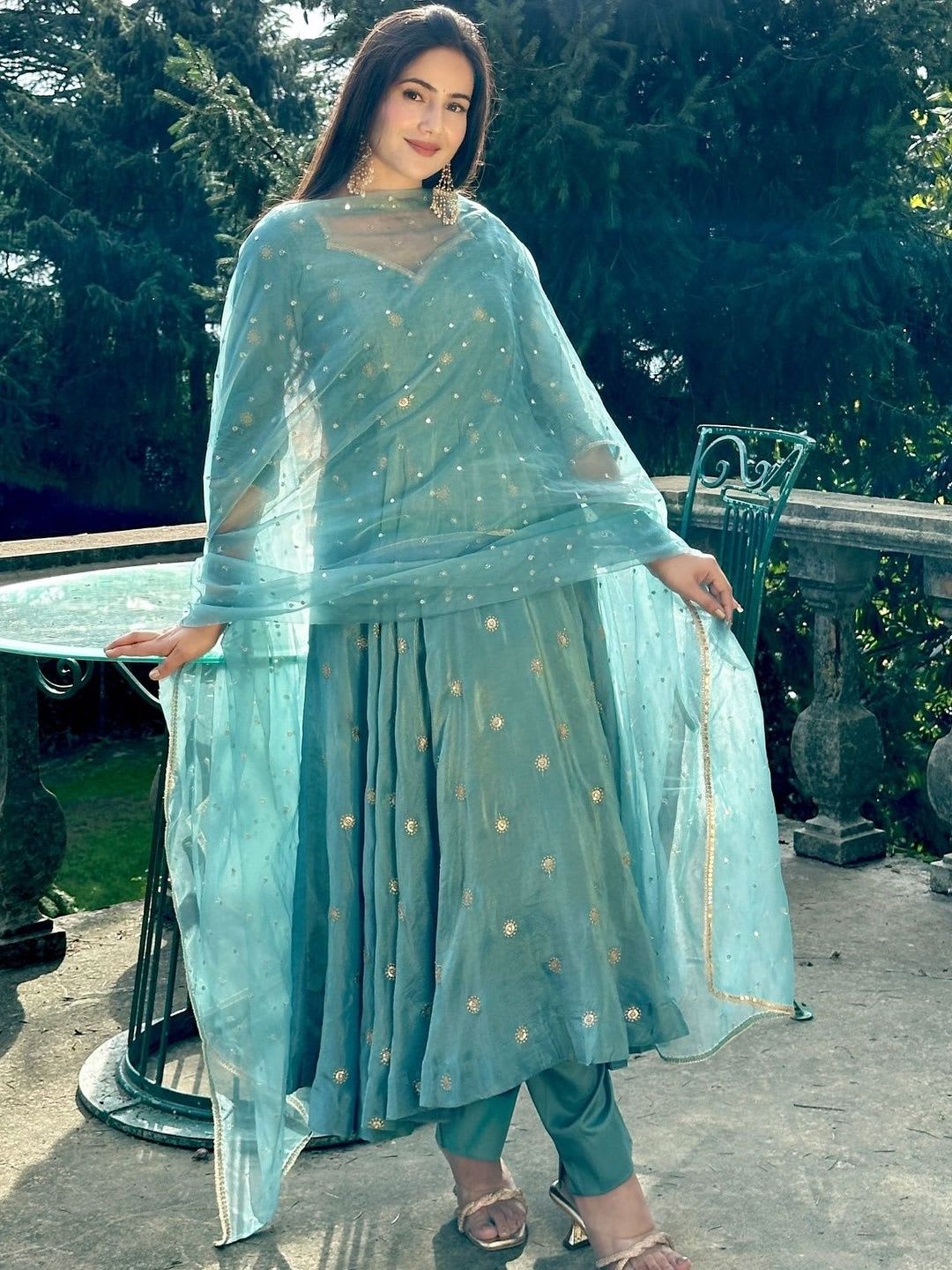 GLOSIA DESIGN Women Ethnic Motifs Printed Empire Gotta Patti Kurta with Trousers & With Dupatta - left view