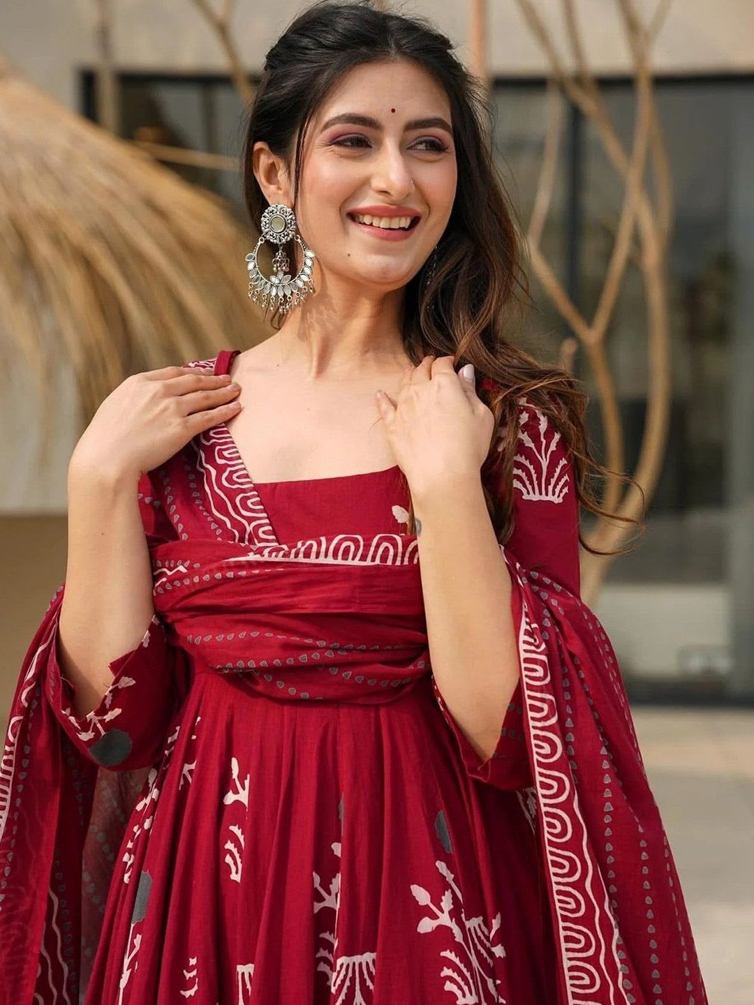 ARADHNA Women Floral Printed Panelled Kurta with Palazzos & With Dupatta - back view