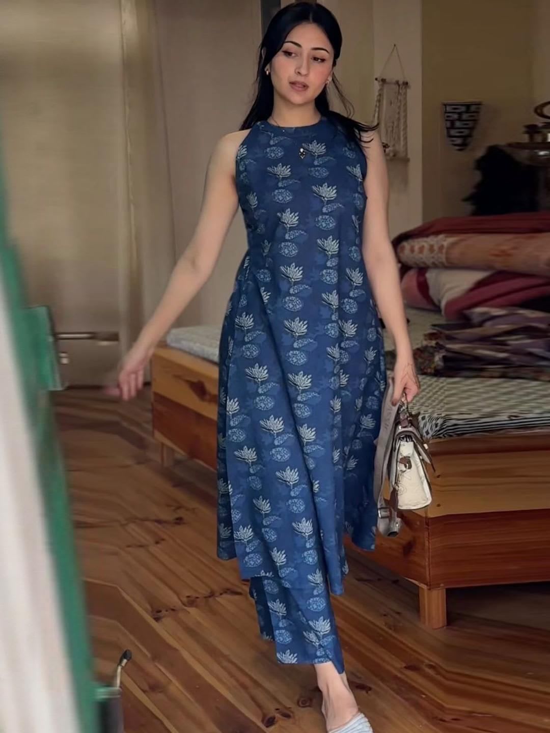 Aaghnya Women Floral Printed Regular Kurta with Palazzos - default view