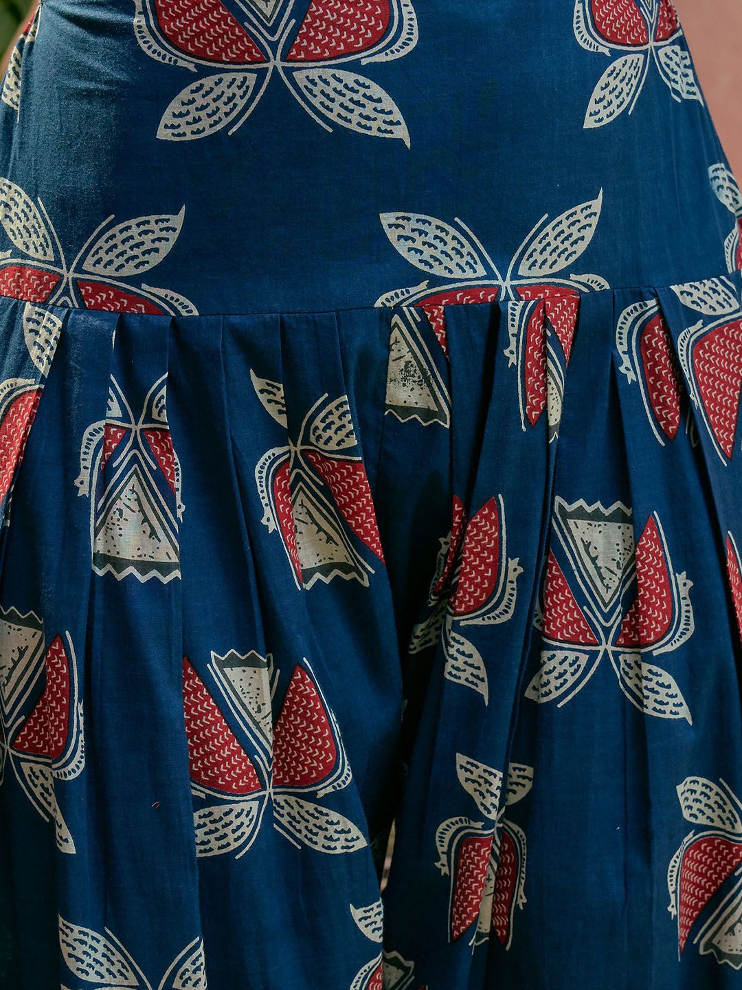 Stylum Women Regular Blue Pure Cotton Kurti With Farshi Salwar & Dupatta - back view