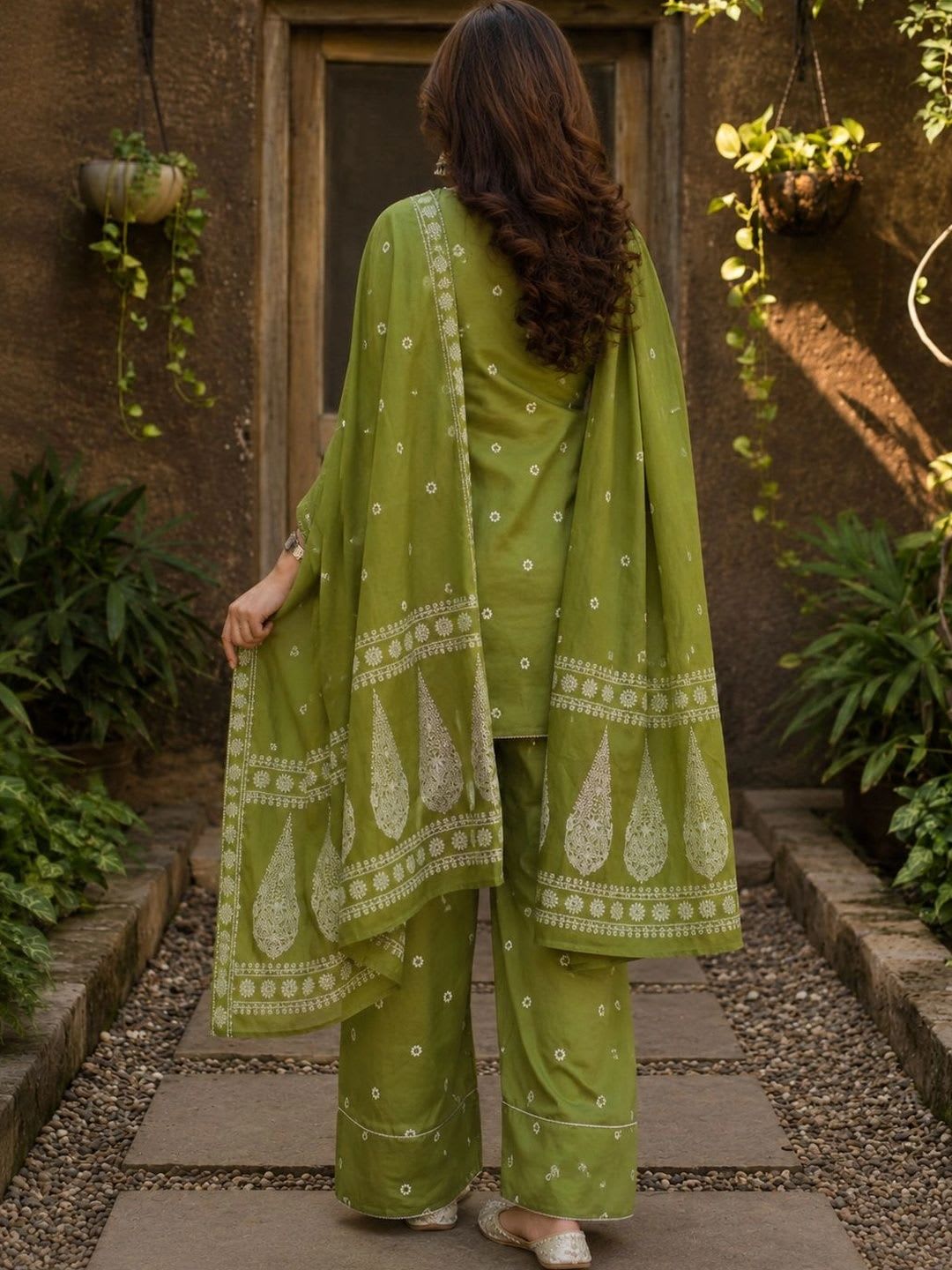Aaghnya GoSriKi Women's Green Cotton Blend Ptinted Straight Short Kurta With Farshi Salwar Set - left view