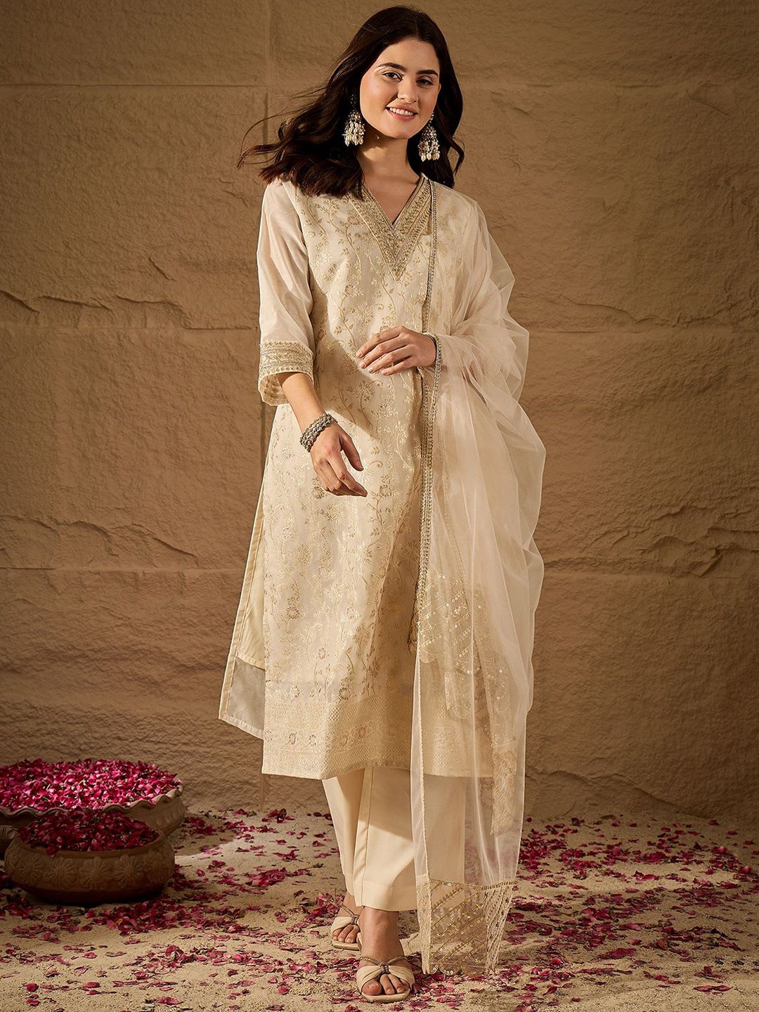 House of Pataudi Women Floral Embroidered Kurta with Pyjama & Dupatta - default view