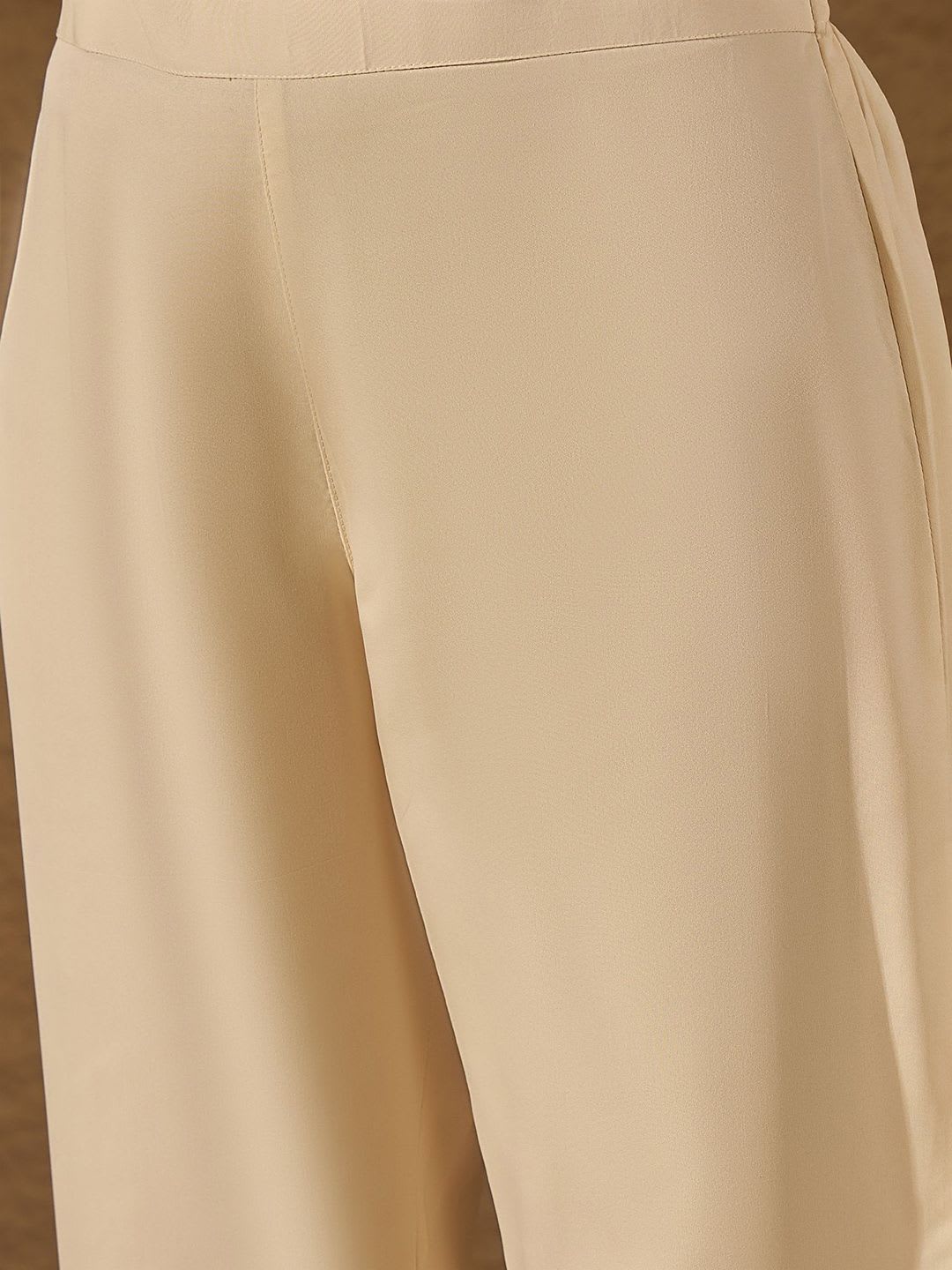 House of Pataudi Women Floral Embroidered Kurta with Pyjama & Dupatta - back view