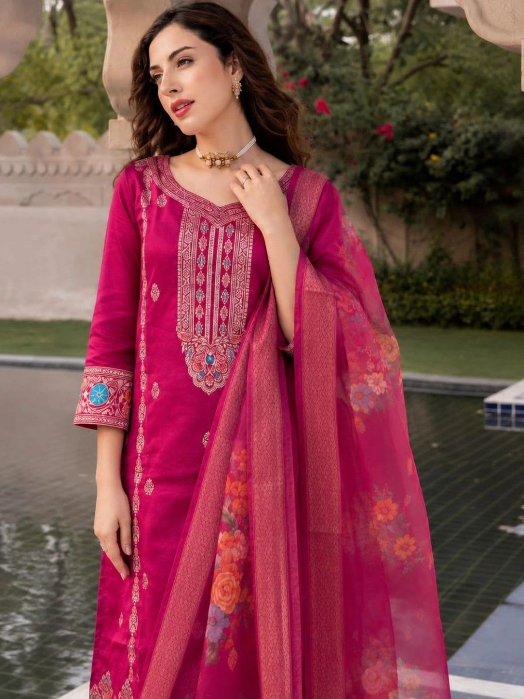 ALAKHI STUDIO Women Ethnic Motifs Embroidered Regular Thread Work Kurta with Trousers & With Dupatta - left view