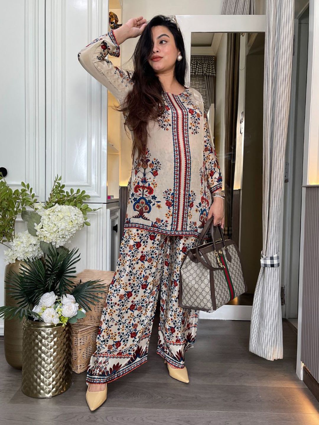 Aaghnya Women's Cream Rayon Blend Printed Straight Kurta With Trousers - default view
