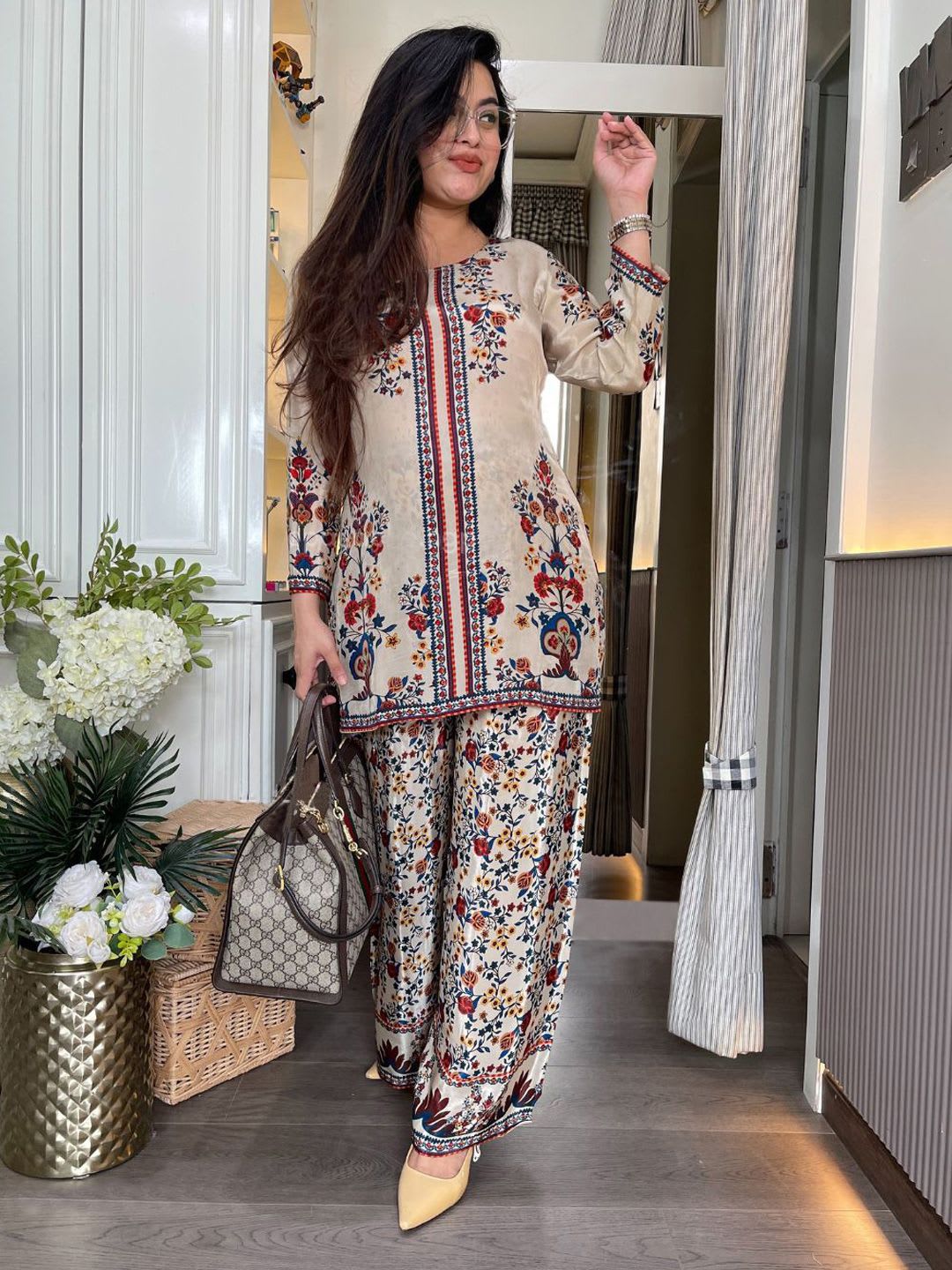 Aaghnya Women's Cream Rayon Blend Printed Straight Kurta With Trousers - left view