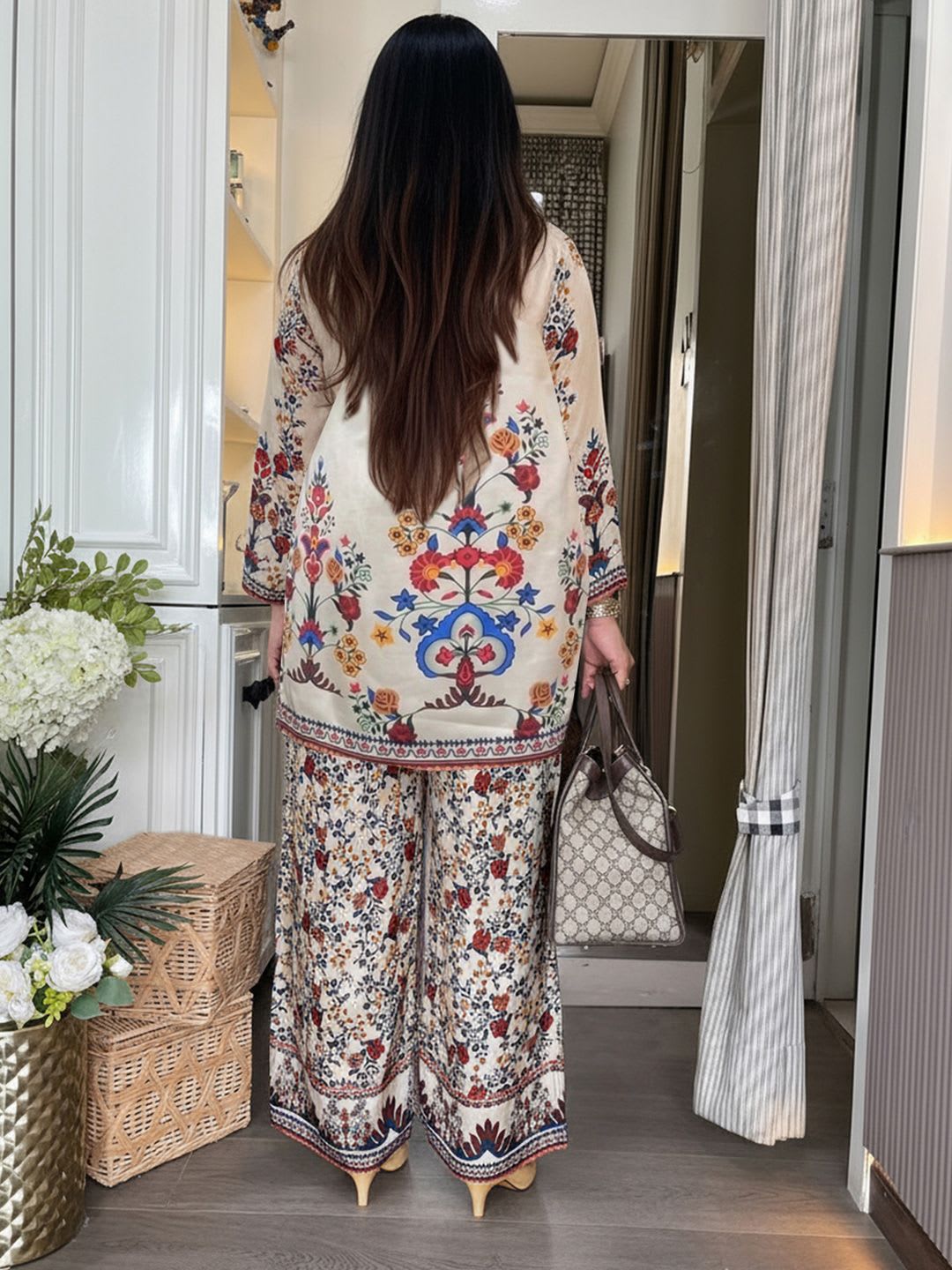 Aaghnya Women's Cream Rayon Blend Printed Straight Kurta With Trousers - right view