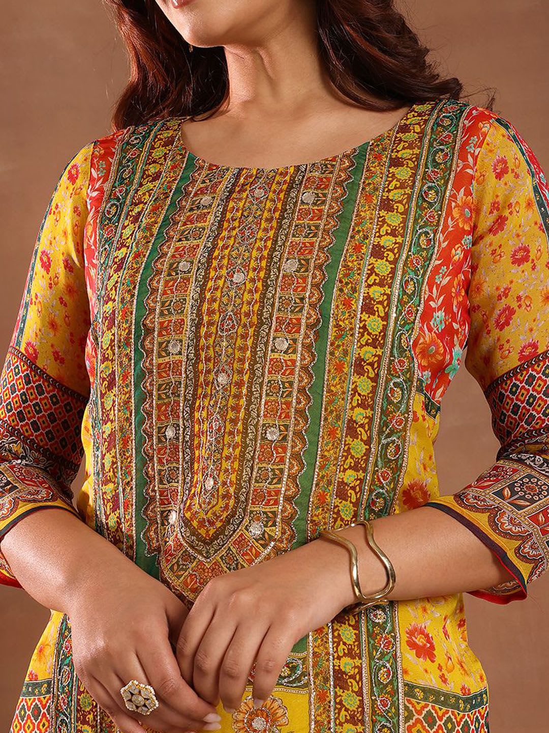 Libas Women Ethnic Motifs Printed Regular Kurta with Trousers & With Dupatta - back view
