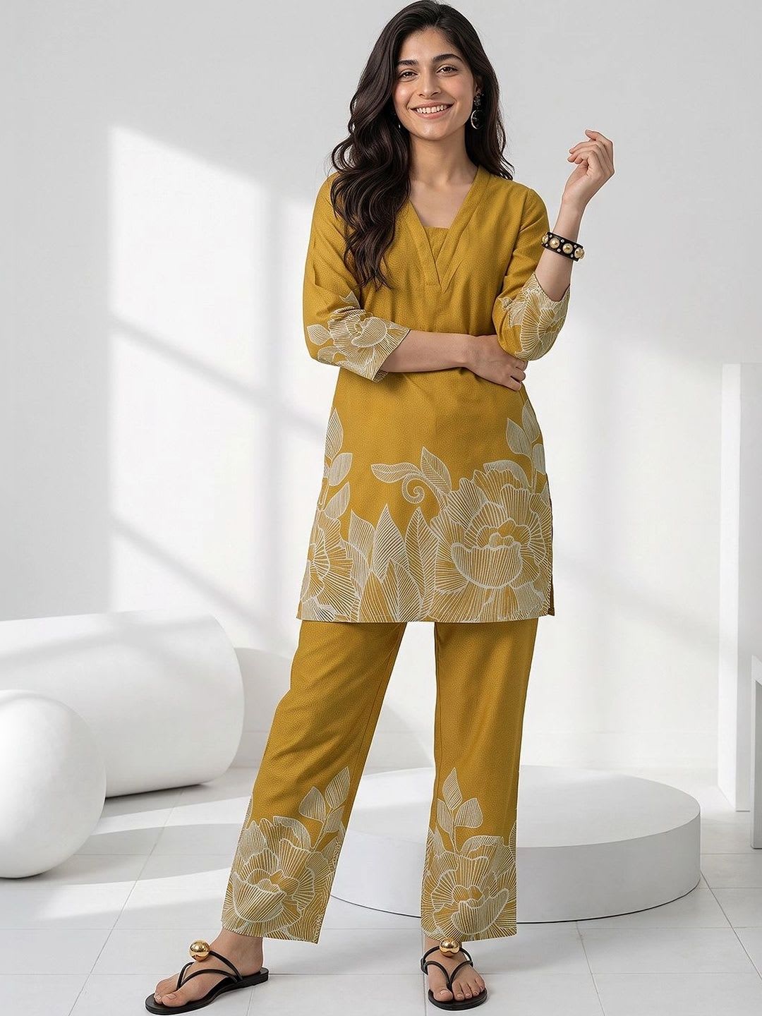 Libas Women Floral Printed Regular Kurta with Trousers - left view
