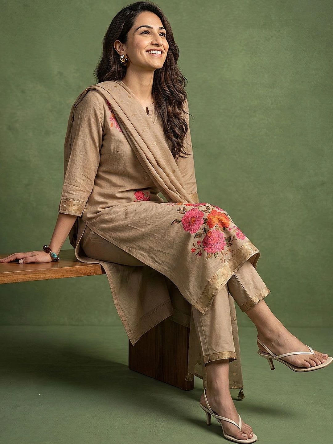 Libas Women Floral Printed Regular Kurta with Trousers & With Dupatta - right view