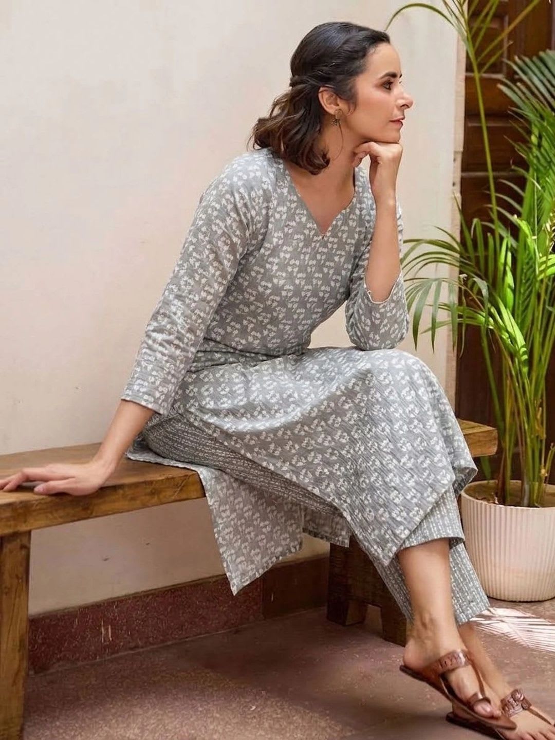 Sangria Women Ethnic Motifs Printed Regular Pure Cotton Kurta with Trousers - back view