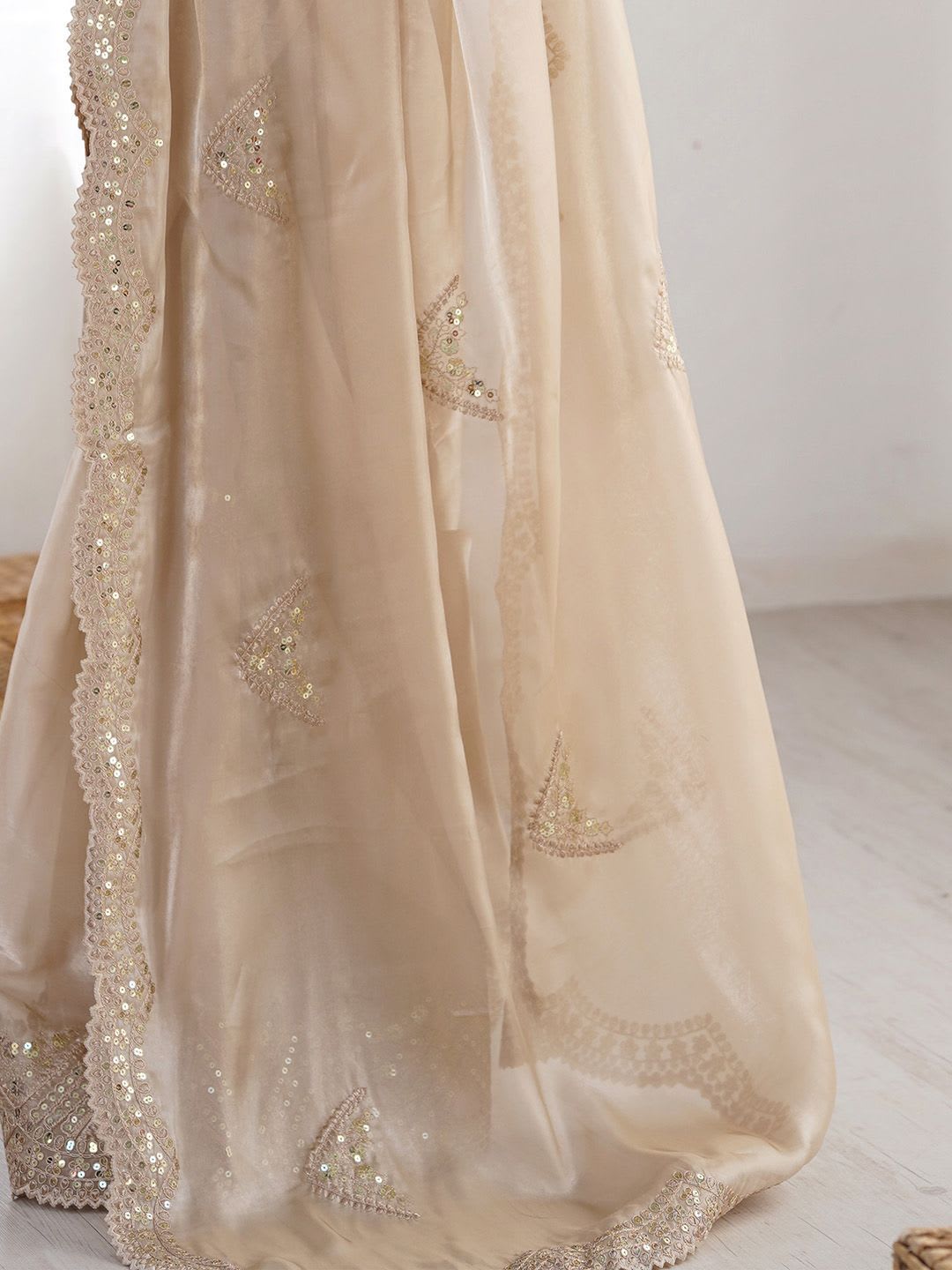 Saree mall Embellished Sequinned Organza Heavy Work Saree - right view