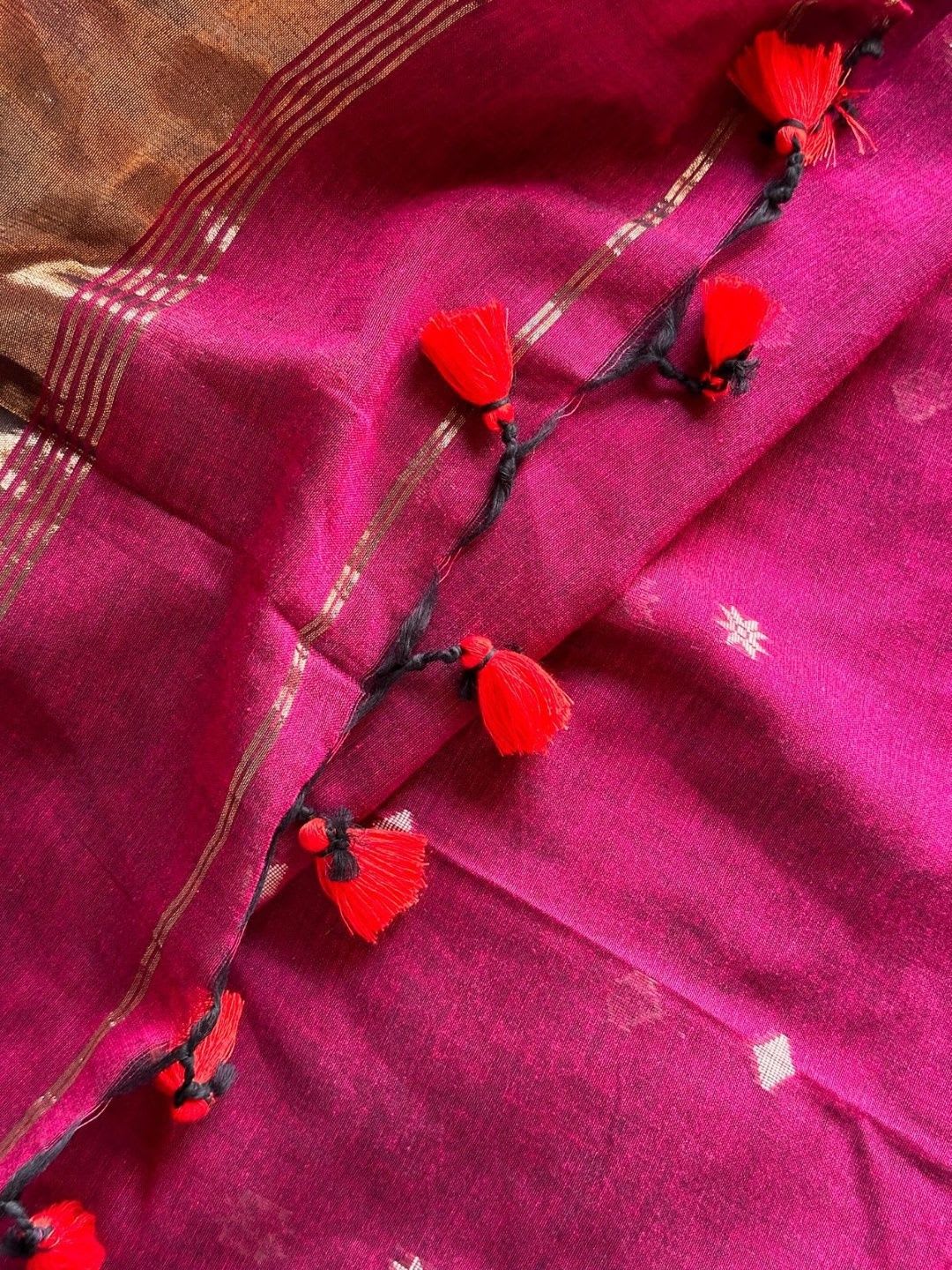 Polki by bhagwati saree Woven Design Zari Pure Cotton Handloom Fashion Saree - left view